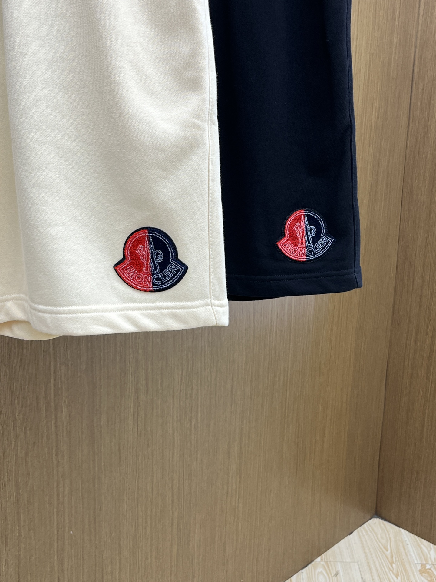 新品 Mon 🔥🔥新款休闲短裤～定制卫衣毛圈棉面料，柔软舒适亲肤感极佳，吸汗透气！品牌标志性刺绣LOGO