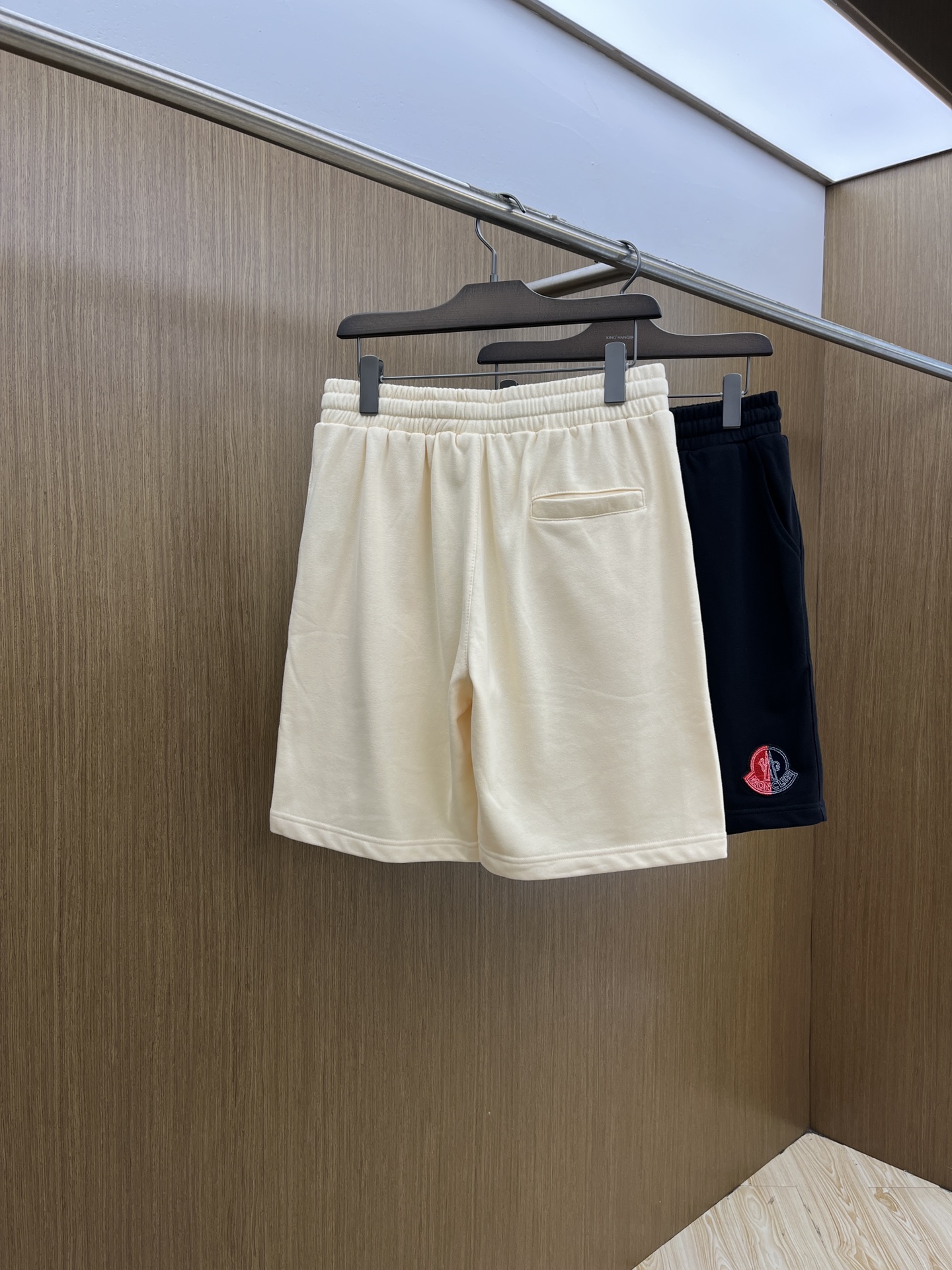 新品 Mon 🔥🔥新款休闲短裤～定制卫衣毛圈棉面料，柔软舒适亲肤感极佳，吸汗透气！品牌标志性刺绣LOGO