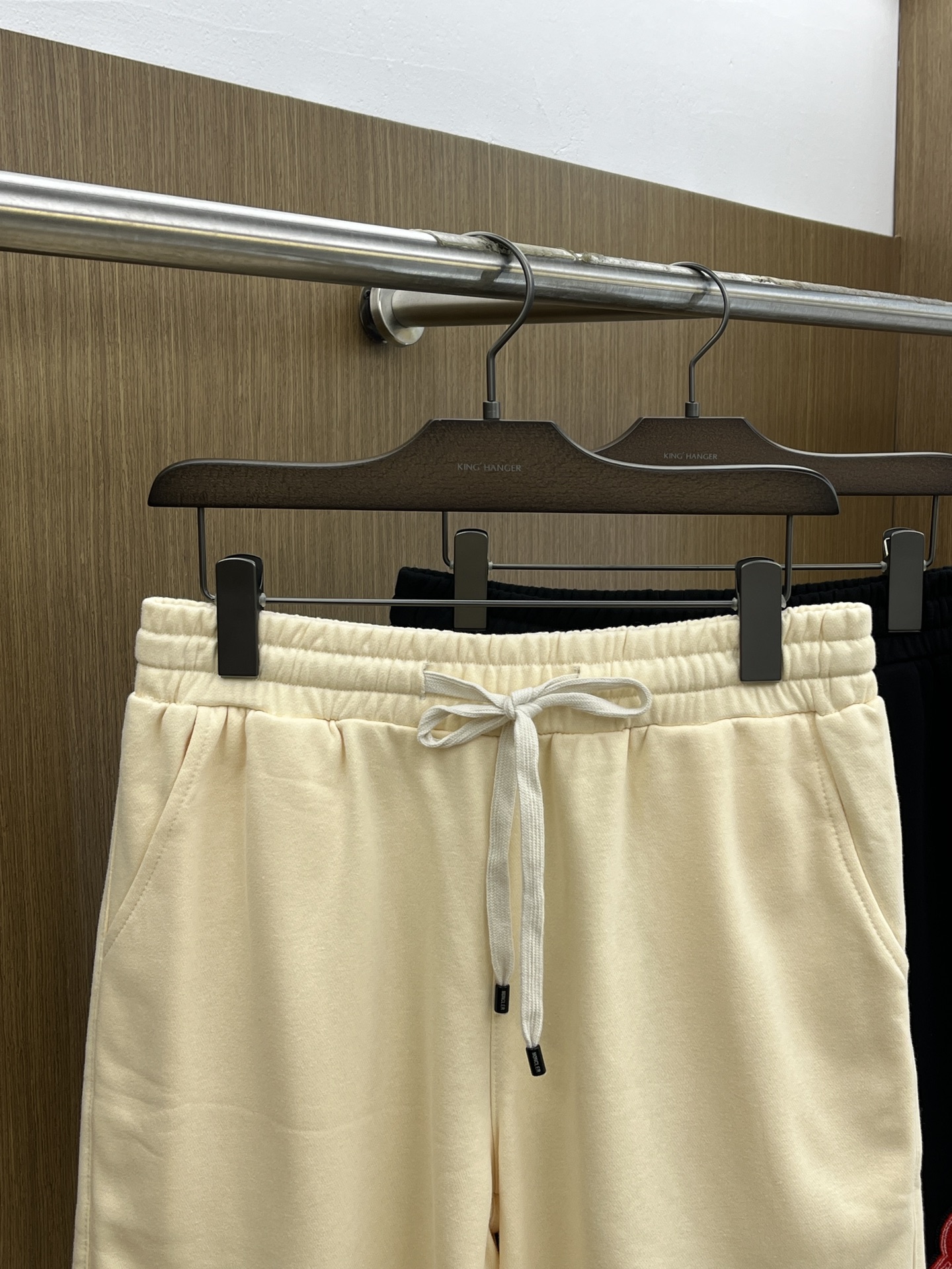 新品 Mon 🔥🔥新款休闲短裤～定制卫衣毛圈棉面料，柔软舒适亲肤感极佳，吸汗透气！品牌标志性刺绣LOGO