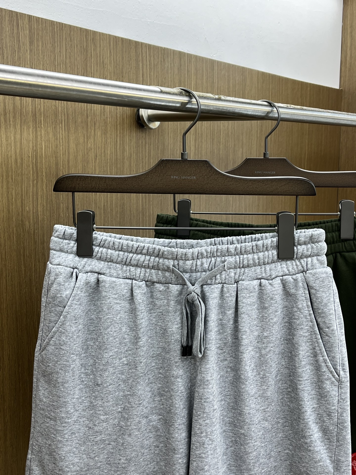 新品 Mon 🔥🔥新款休闲短裤～定制卫衣毛圈棉面料，柔软舒适亲肤感极佳，吸汗透气！品牌标志性刺绣LOGO