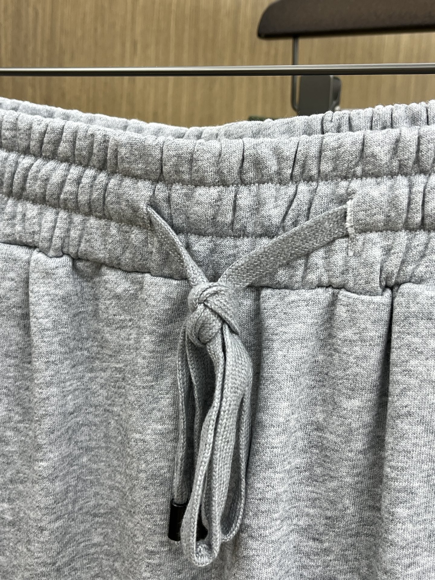 新品 Mon 🔥🔥新款休闲短裤～定制卫衣毛圈棉面料，柔软舒适亲肤感极佳，吸汗透气！品牌标志性刺绣LOGO