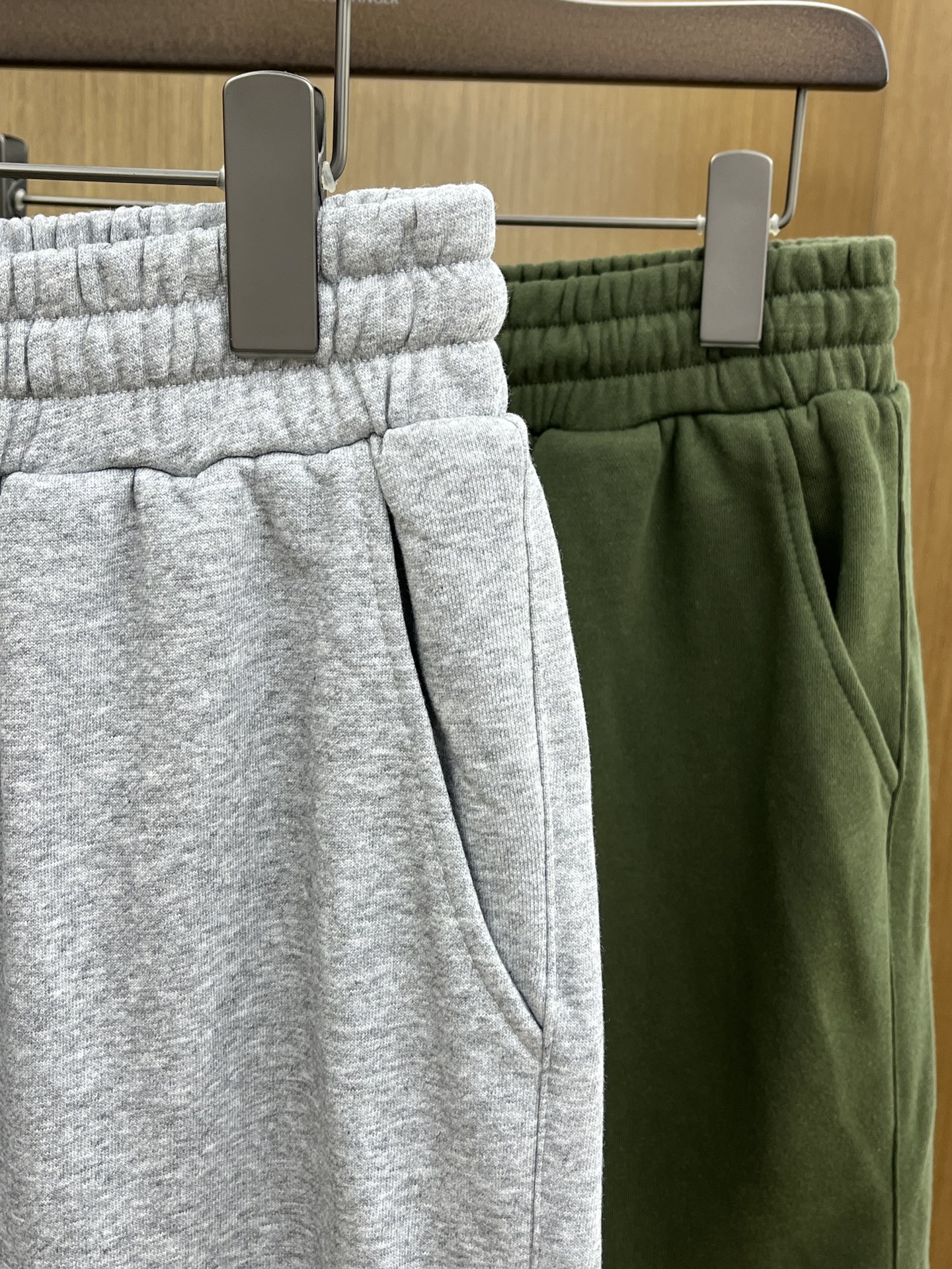 新品 Mon 🔥🔥新款休闲短裤～定制卫衣毛圈棉面料，柔软舒适亲肤感极佳，吸汗透气！品牌标志性刺绣LOGO