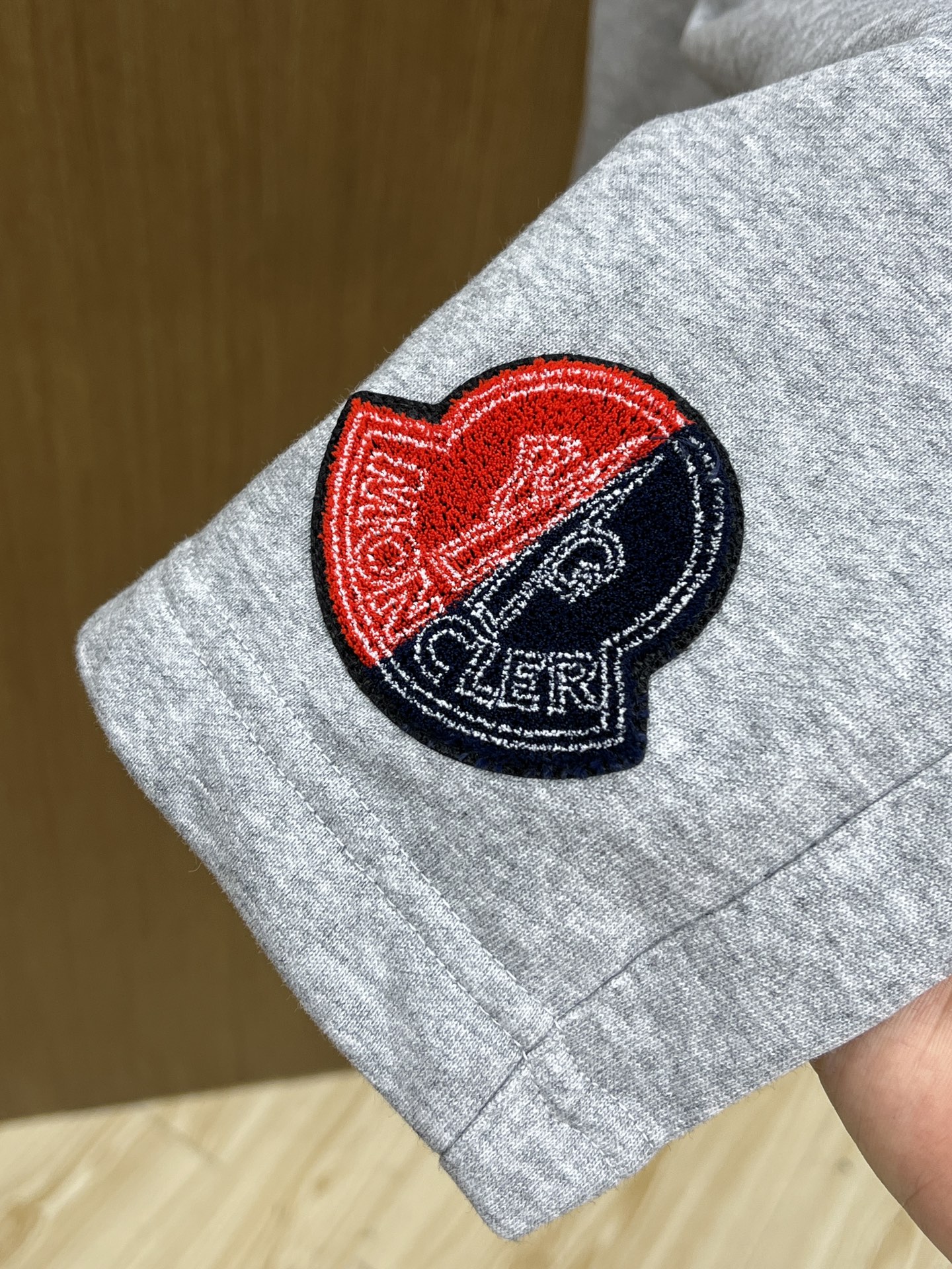 新品 Mon 🔥🔥新款休闲短裤～定制卫衣毛圈棉面料，柔软舒适亲肤感极佳，吸汗透气！品牌标志性刺绣LOGO