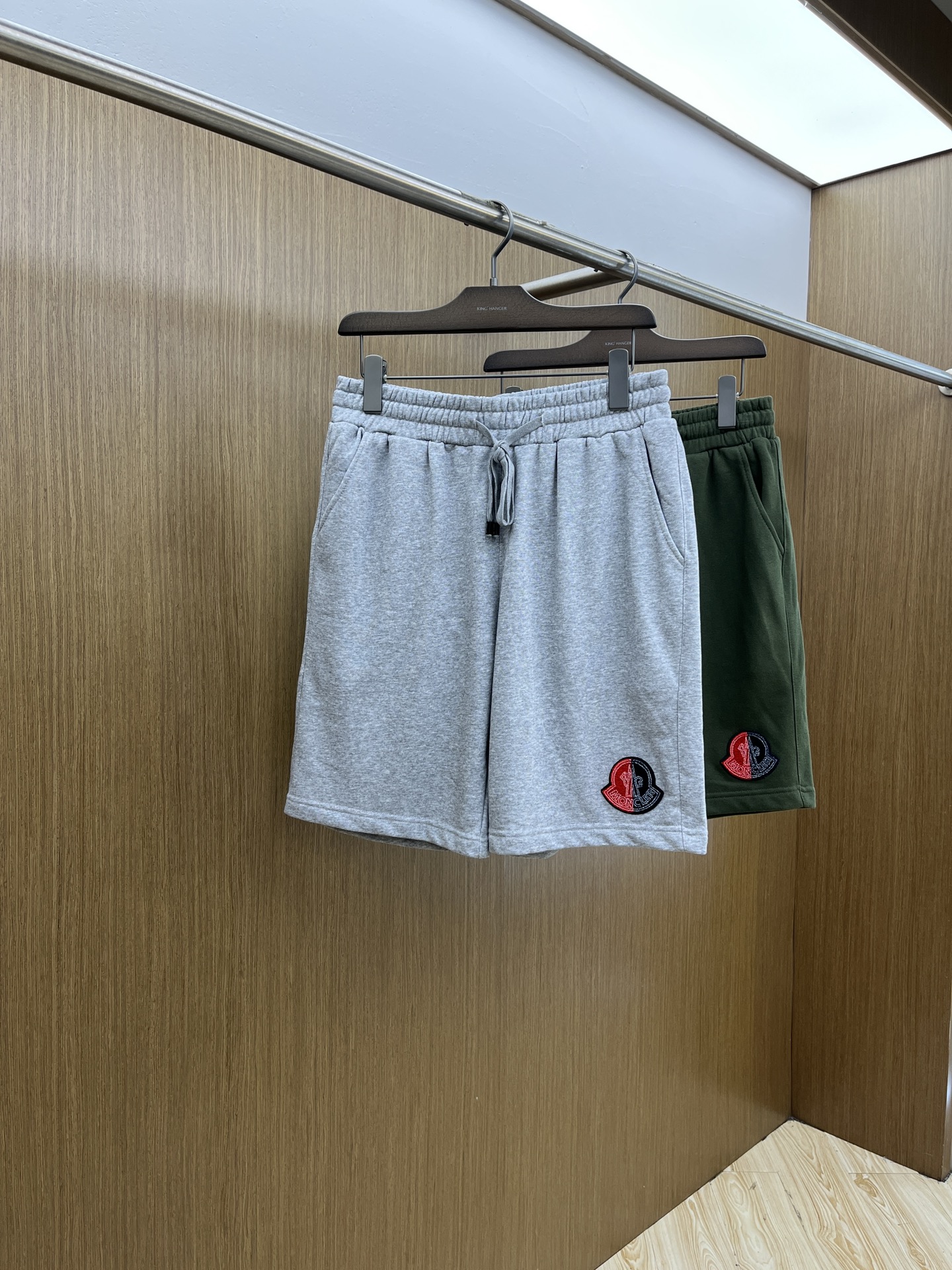 新品 Mon 🔥🔥新款休闲短裤～定制卫衣毛圈棉面料，柔软舒适亲肤感极佳，吸汗透气！品牌标志性刺绣LOGO
