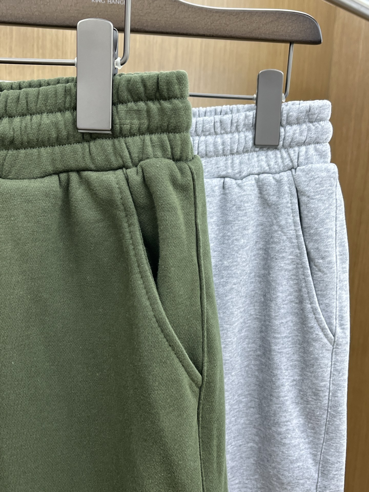 新品 Mon 🔥🔥新款休闲短裤～定制卫衣毛圈棉面料，柔软舒适亲肤感极佳，吸汗透气！品牌标志性刺绣LOGO