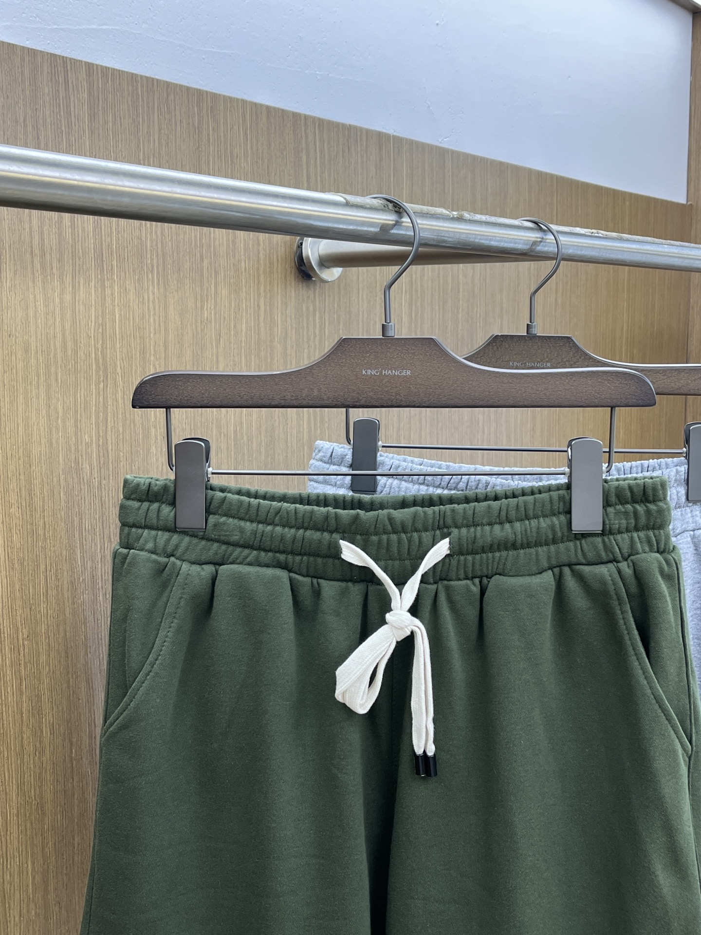 新品 Mon 🔥🔥新款休闲短裤～定制卫衣毛圈棉面料，柔软舒适亲肤感极佳，吸汗透气！品牌标志性刺绣LOGO