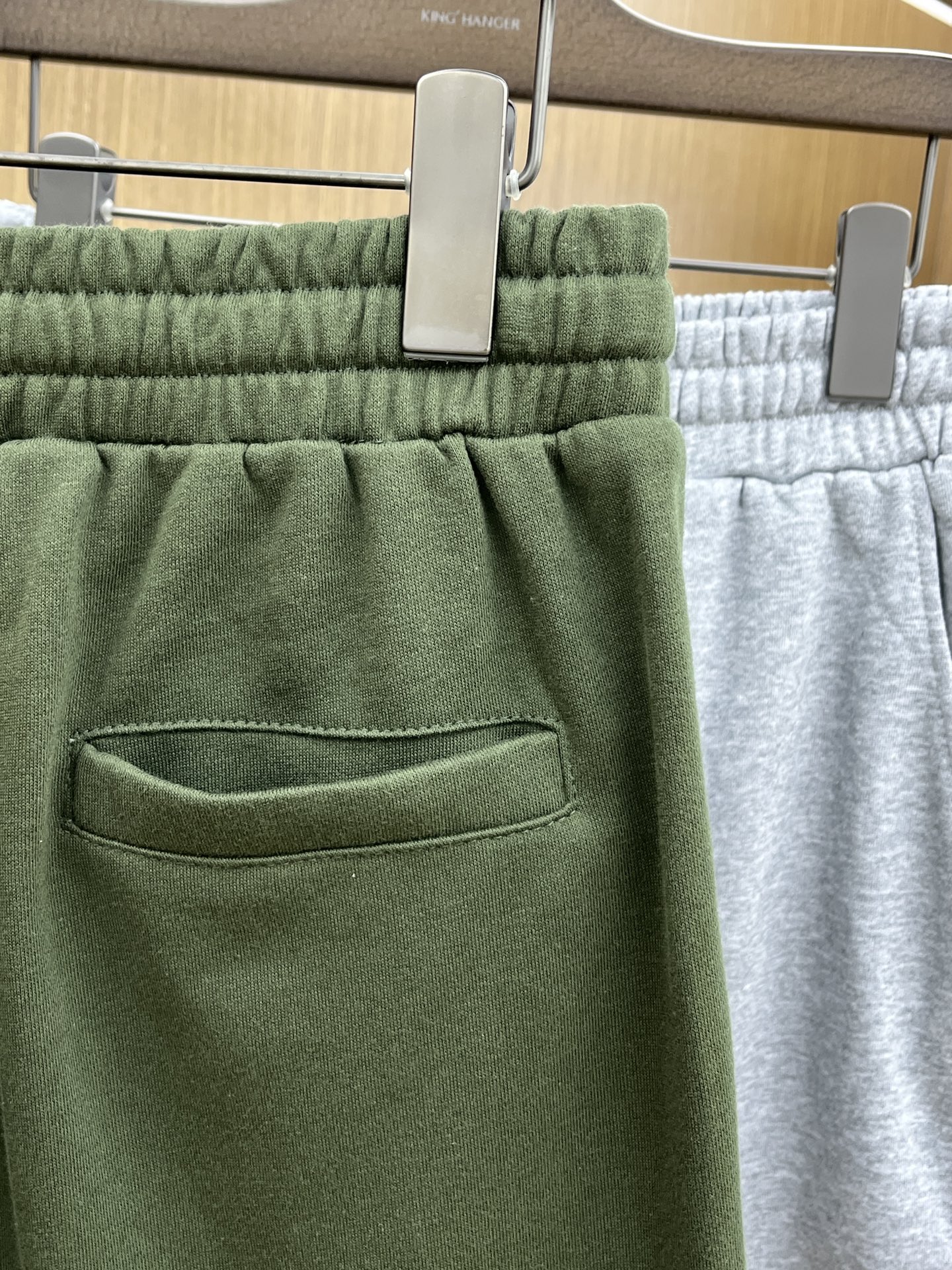 新品 Mon 🔥🔥新款休闲短裤～定制卫衣毛圈棉面料，柔软舒适亲肤感极佳，吸汗透气！品牌标志性刺绣LOGO