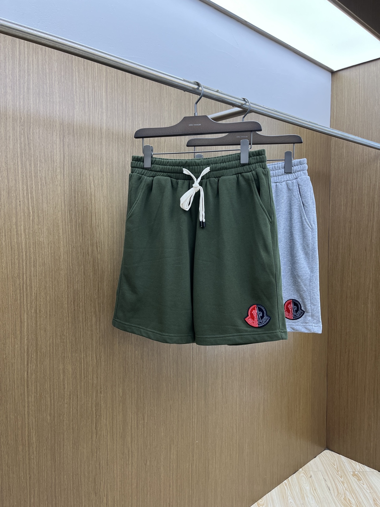 新品 Mon 🔥🔥新款休闲短裤～定制卫衣毛圈棉面料，柔软舒适亲肤感极佳，吸汗透气！品牌标志性刺绣LOGO