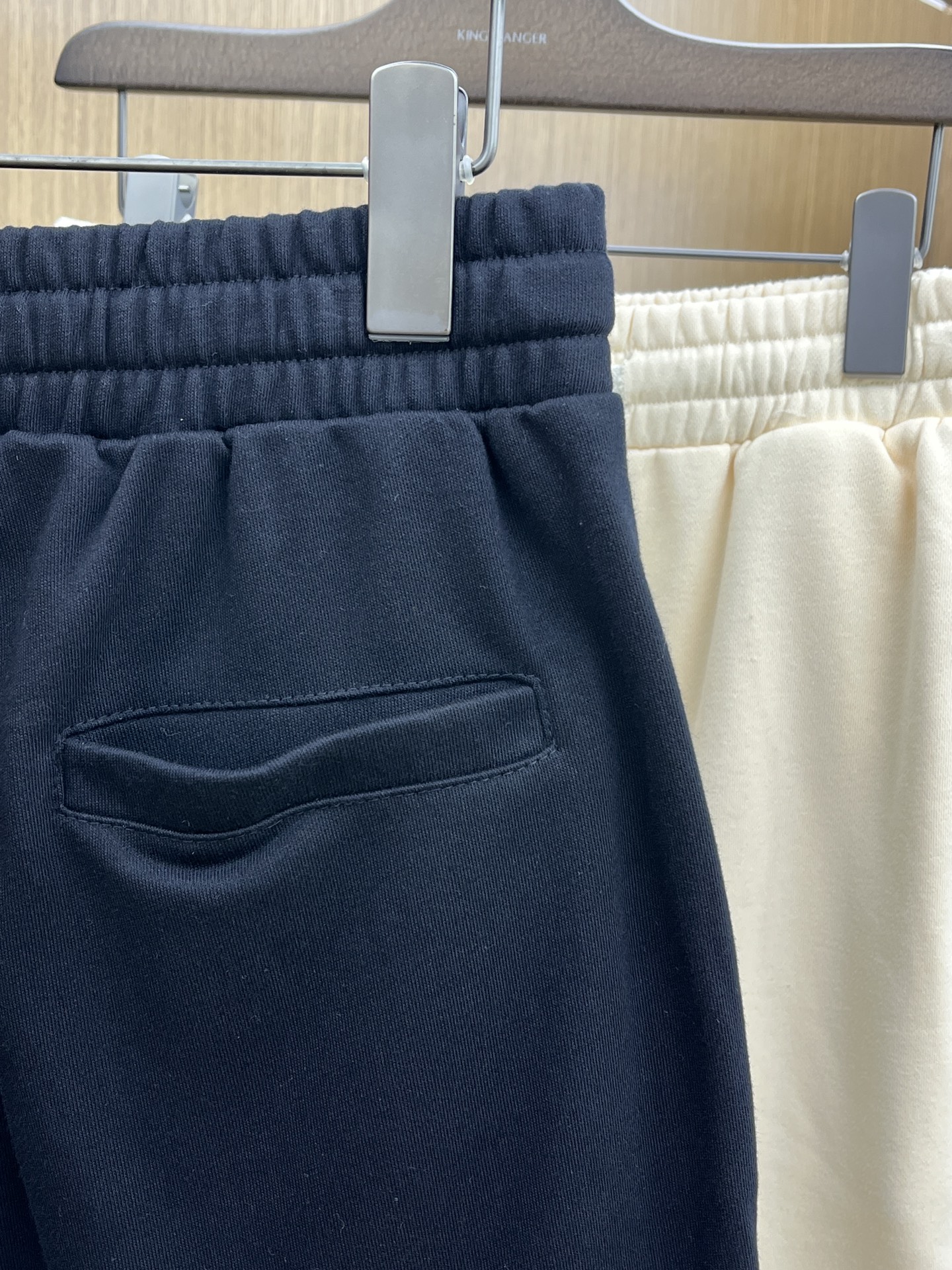 新品 Mon 🔥🔥新款休闲短裤～定制卫衣毛圈棉面料，柔软舒适亲肤感极佳，吸汗透气！品牌标志性刺绣LOGO