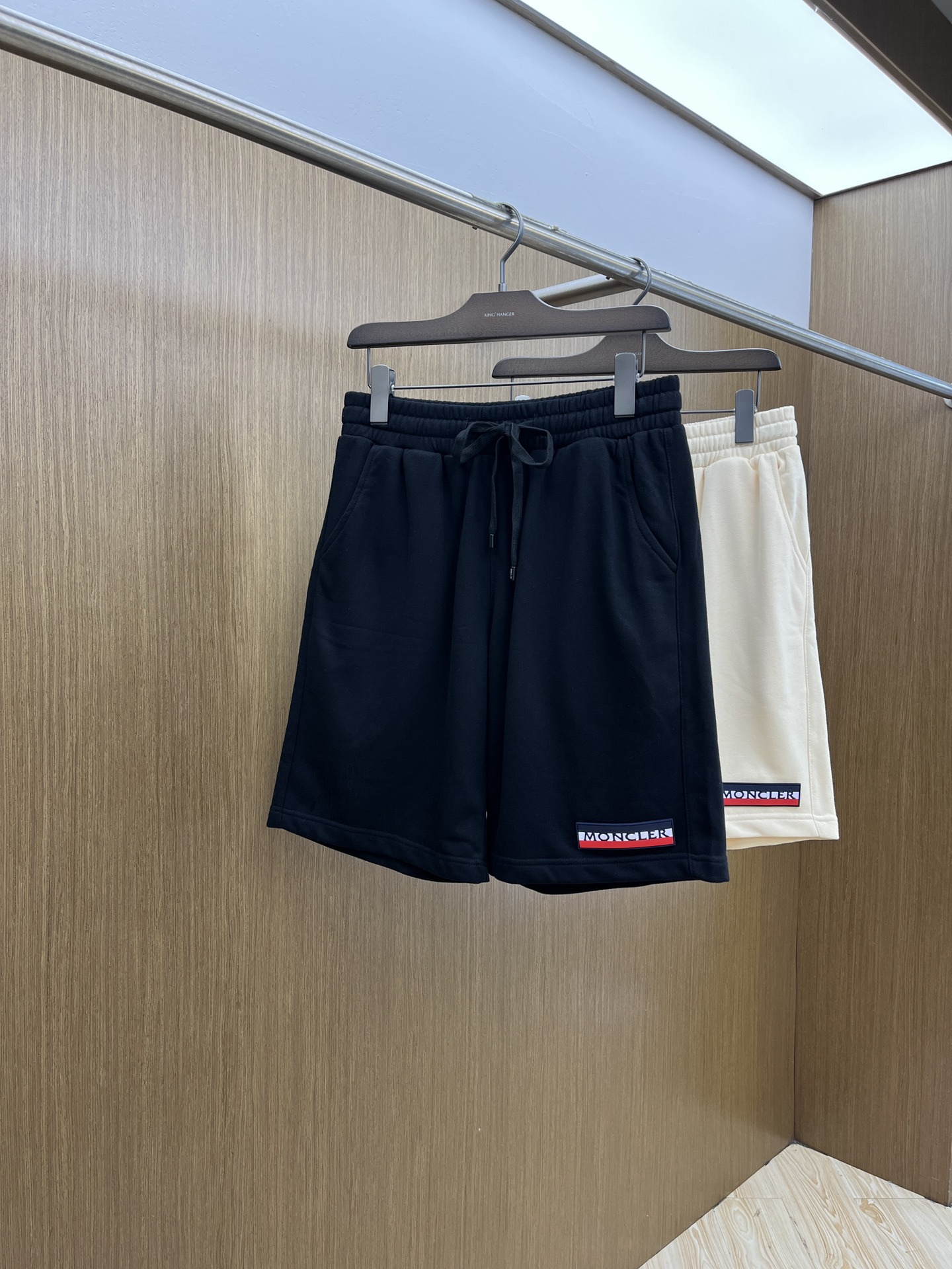 新品 Mon 🔥🔥新款休闲短裤～定制卫衣毛圈棉面料，柔软舒适亲肤感极佳，吸汗透气！品牌标志性刺绣LOGO