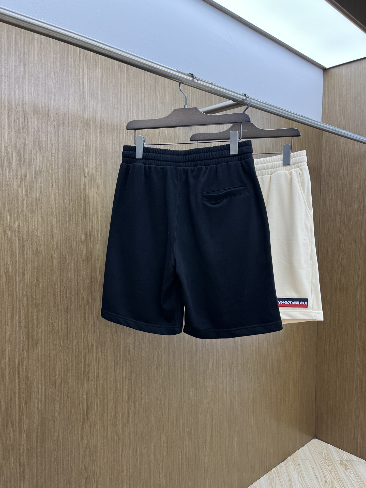 新品 Mon 🔥🔥新款休闲短裤～定制卫衣毛圈棉面料，柔软舒适亲肤感极佳，吸汗透气！品牌标志性刺绣LOGO
