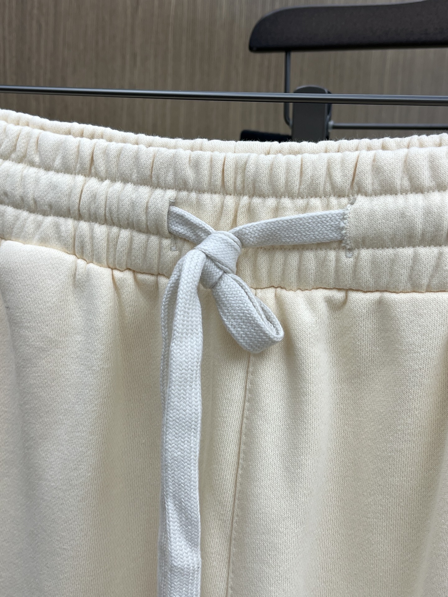 新品 Mon 🔥🔥新款休闲短裤～定制卫衣毛圈棉面料，柔软舒适亲肤感极佳，吸汗透气！品牌标志性刺绣LOGO