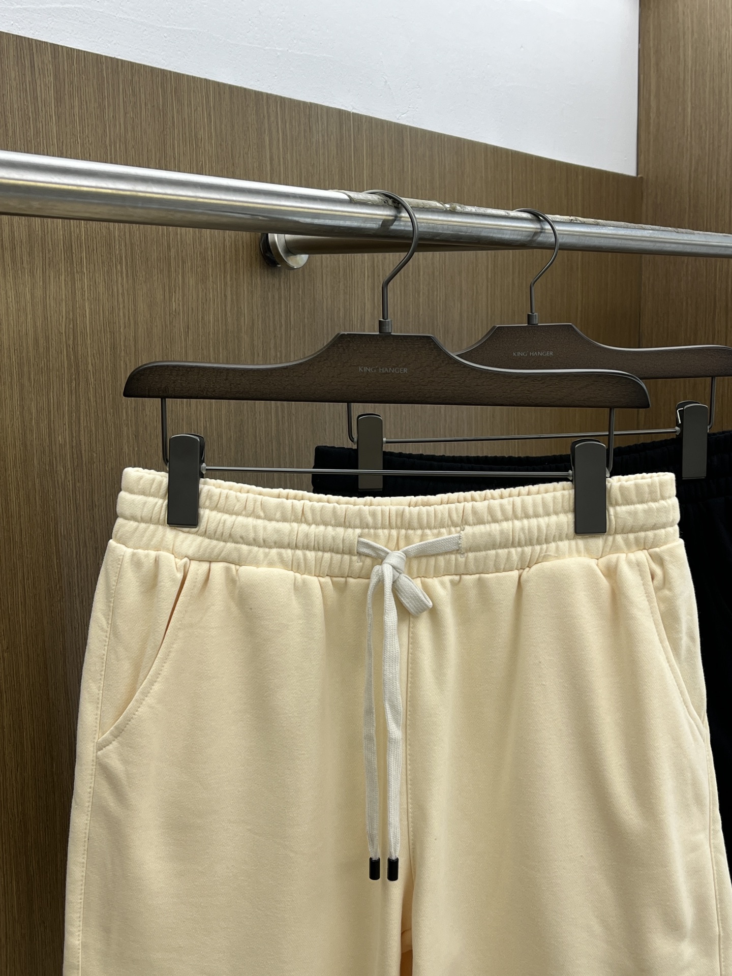 新品 Mon 🔥🔥新款休闲短裤～定制卫衣毛圈棉面料，柔软舒适亲肤感极佳，吸汗透气！品牌标志性刺绣LOGO