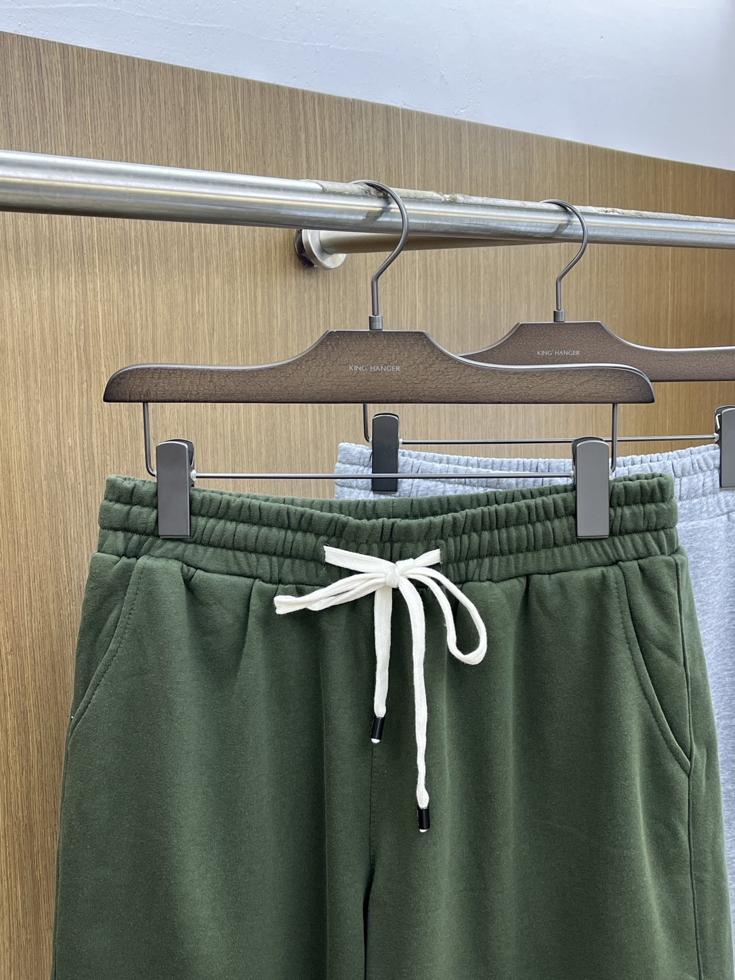 新品 Mon 🔥🔥新款休闲短裤～定制卫衣毛圈棉面料，柔软舒适亲肤感极佳，吸汗透气！品牌标志性刺绣LOGO