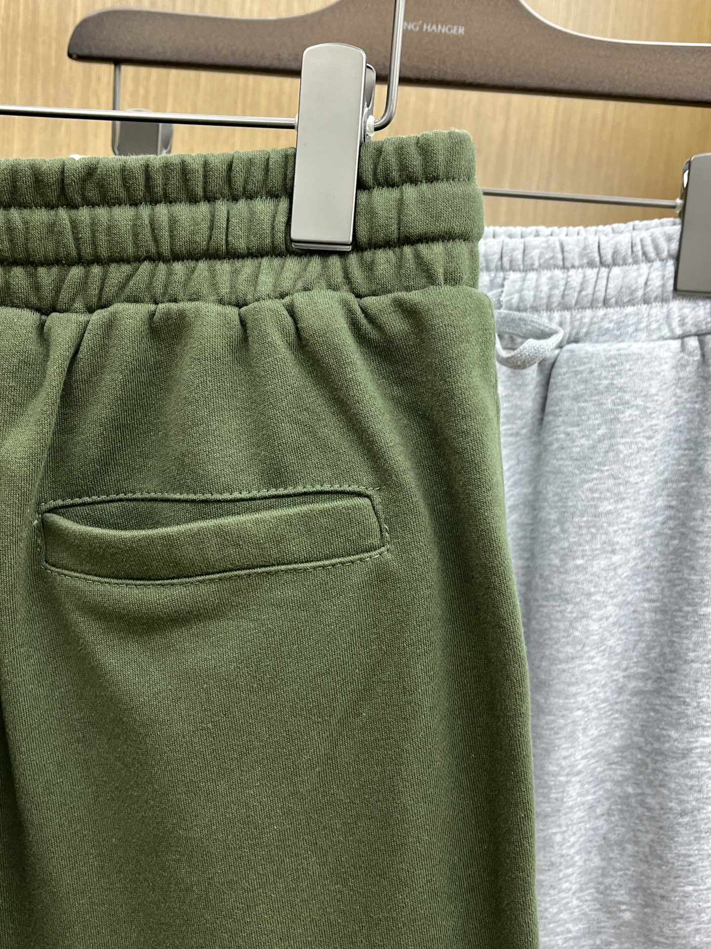 新品 Mon 🔥🔥新款休闲短裤～定制卫衣毛圈棉面料，柔软舒适亲肤感极佳，吸汗透气！品牌标志性刺绣LOGO