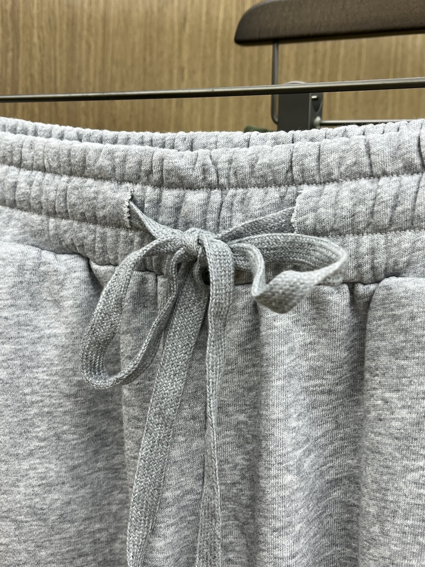 新品 Mon 🔥🔥新款休闲短裤～定制卫衣毛圈棉面料，柔软舒适亲肤感极佳，吸汗透气！品牌标志性刺绣LOGO