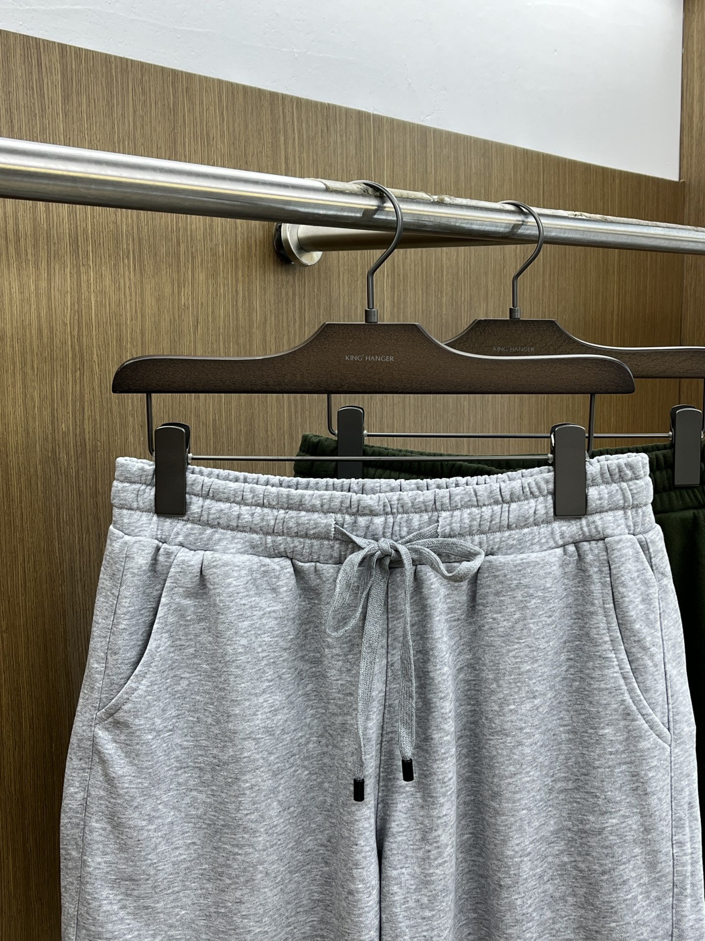 新品 Mon 🔥🔥新款休闲短裤～定制卫衣毛圈棉面料，柔软舒适亲肤感极佳，吸汗透气！品牌标志性刺绣LOGO