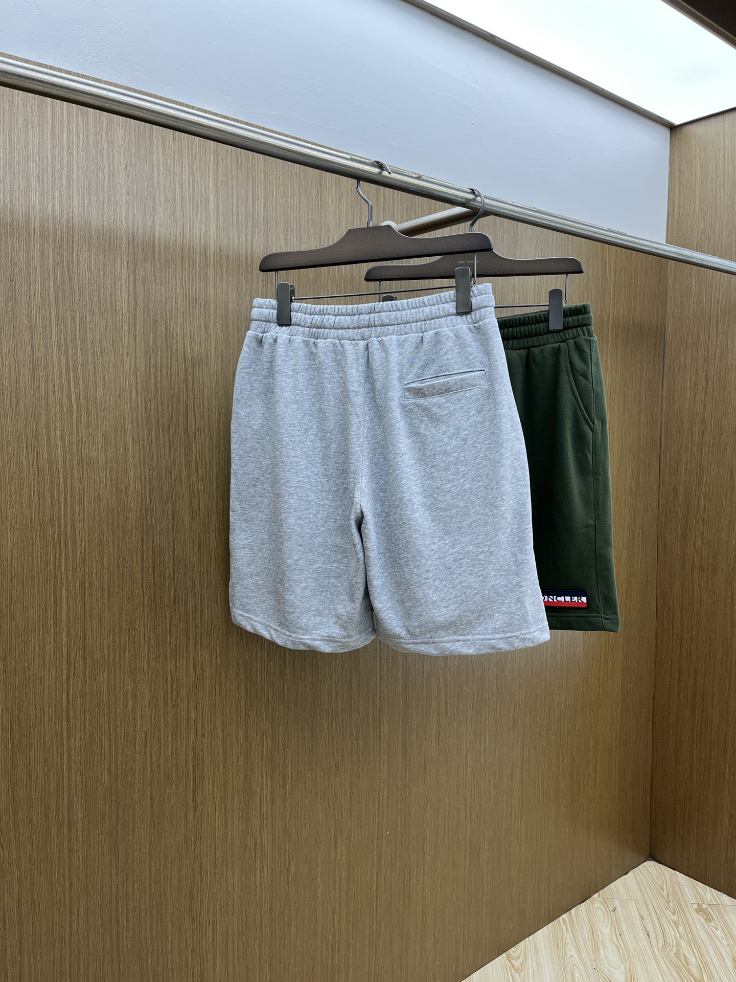 新品 Mon 🔥🔥新款休闲短裤～定制卫衣毛圈棉面料，柔软舒适亲肤感极佳，吸汗透气！品牌标志性刺绣LOGO