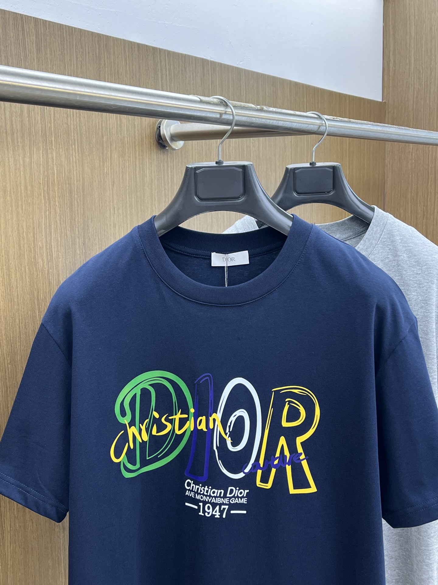 新品 CD 🔥🔥春夏新款男女同款👫短袖圆领T恤，极具个性高级风，标志logo印花工艺设计！定制纯棉面料！