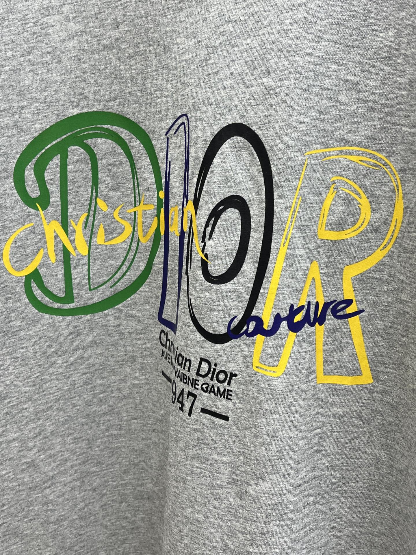 新品 CD 🔥🔥春夏新款男女同款👫短袖圆领T恤，极具个性高级风，标志logo印花工艺设计！定制纯棉面料！