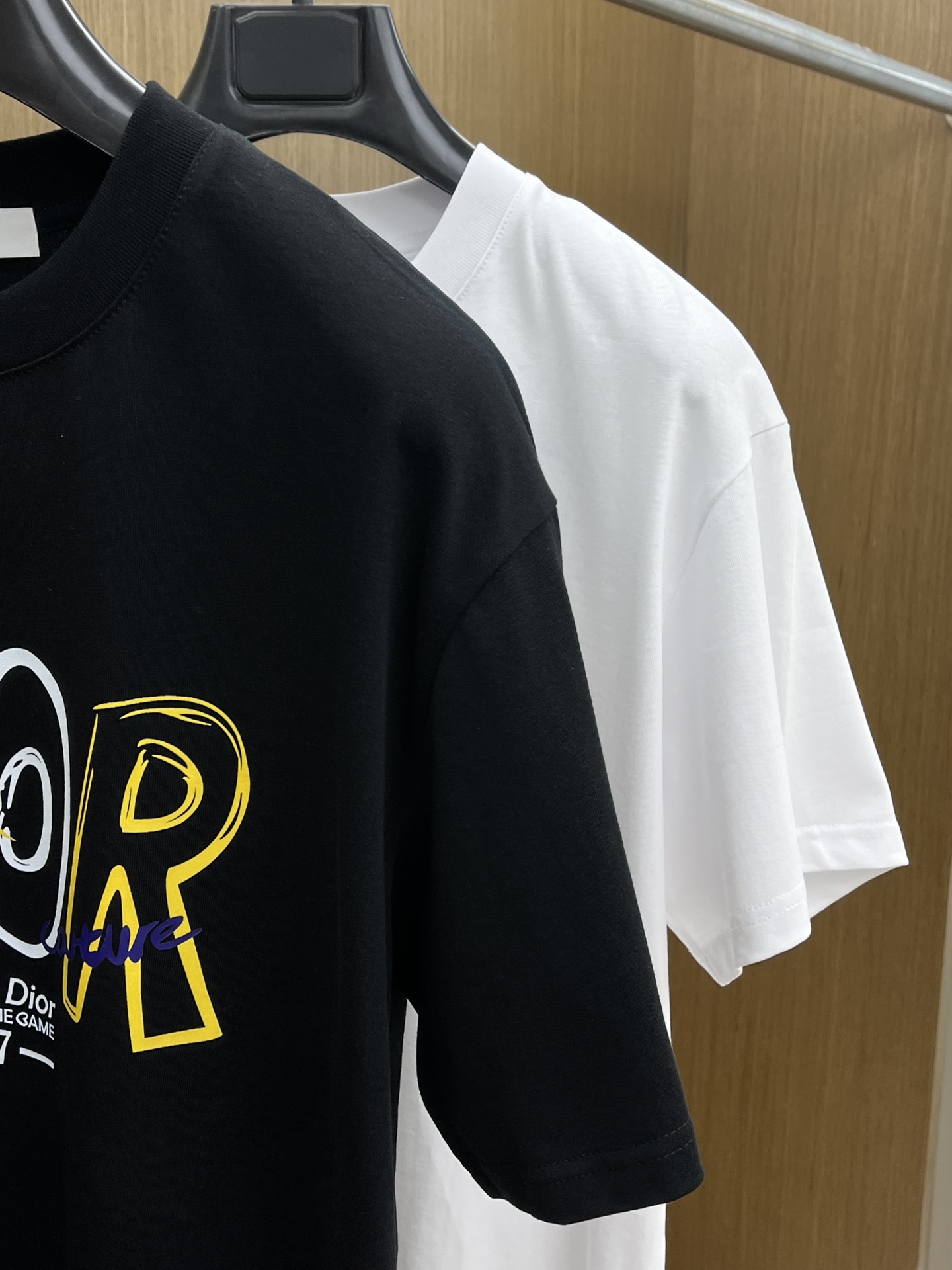 新品 CD 🔥🔥春夏新款男女同款👫短袖圆领T恤，极具个性高级风，标志logo印花工艺设计！定制纯棉面料！