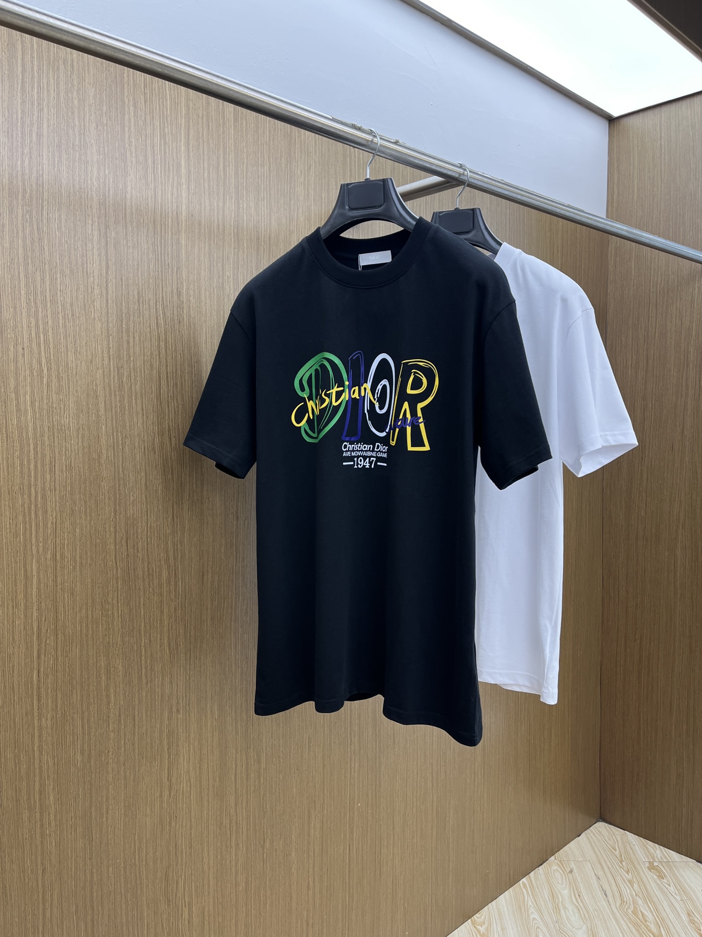 新品 CD 🔥🔥春夏新款男女同款👫短袖圆领T恤，极具个性高级风，标志logo印花工艺设计！定制纯棉面料！