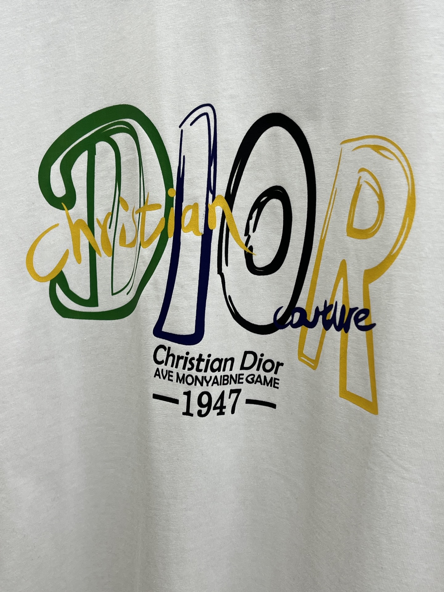 新品 CD 🔥🔥春夏新款男女同款👫短袖圆领T恤，极具个性高级风，标志logo印花工艺设计！定制纯棉面料！