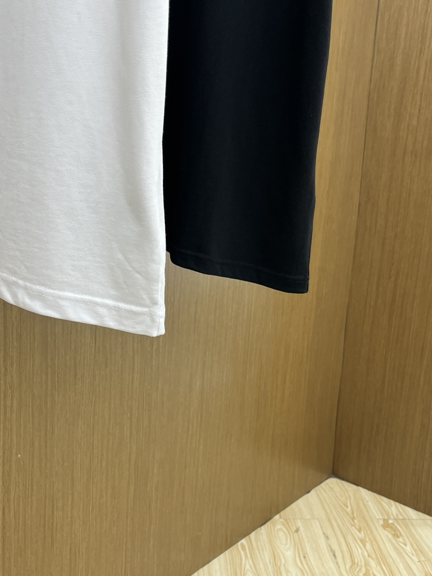 新品 CD 🔥🔥春夏新款男女同款👫短袖圆领T恤，极具个性高级风，标志logo印花工艺设计！定制纯棉面料！