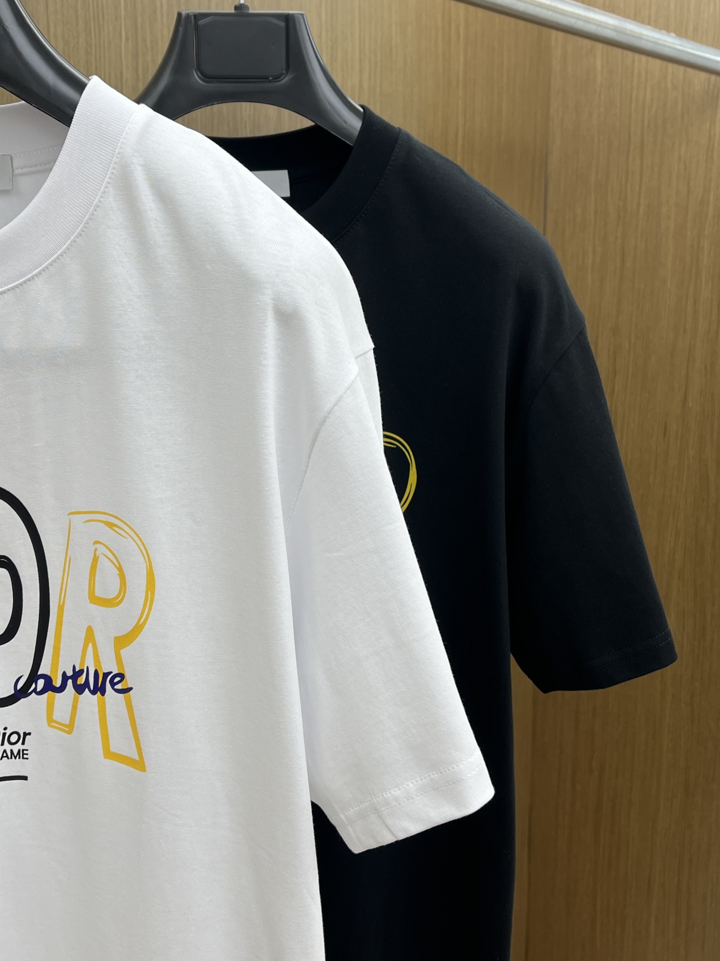 新品 CD 🔥🔥春夏新款男女同款👫短袖圆领T恤，极具个性高级风，标志logo印花工艺设计！定制纯棉面料！