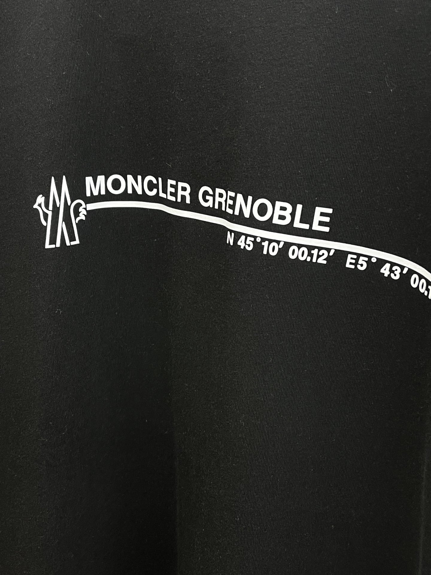 新品 Mon 🔥🔥春夏新款男女同款👫短袖圆领T恤，极具个性高级风，标志logo印花工艺设计！定制纯棉面料