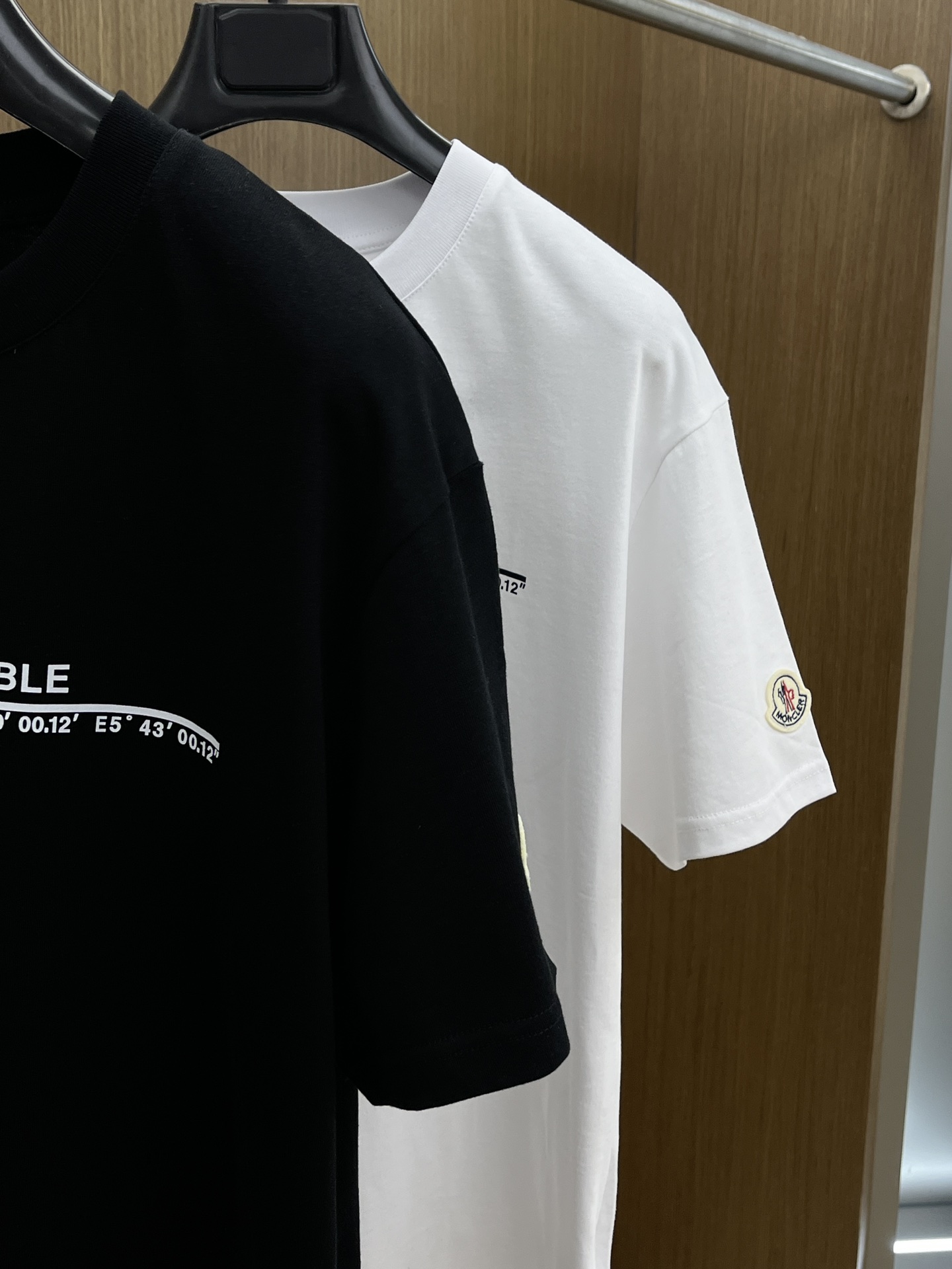 新品 Mon 🔥🔥春夏新款男女同款👫短袖圆领T恤，极具个性高级风，标志logo印花工艺设计！定制纯棉面料