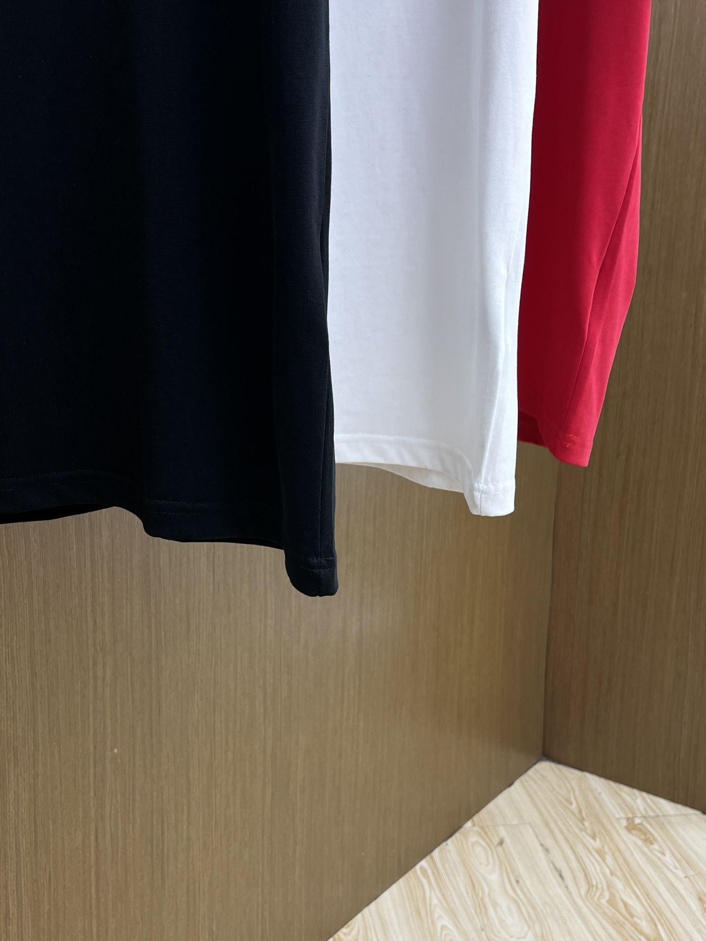 新品 Mon 🔥🔥春夏新款男女同款👫短袖圆领T恤，极具个性高级风，标志logo印花工艺设计！定制纯棉面料