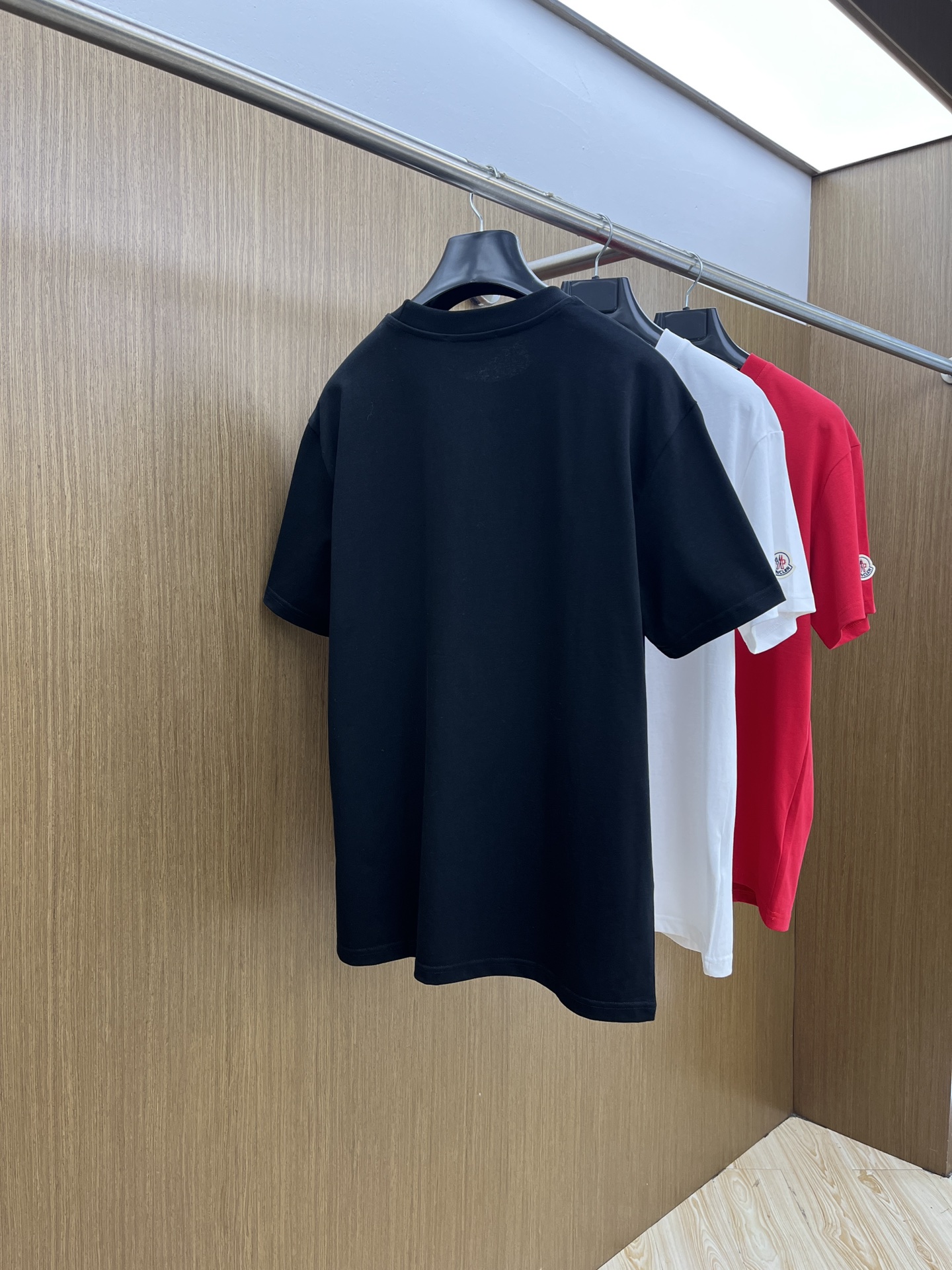 新品 Mon 🔥🔥春夏新款男女同款👫短袖圆领T恤，极具个性高级风，标志logo印花工艺设计！定制纯棉面料