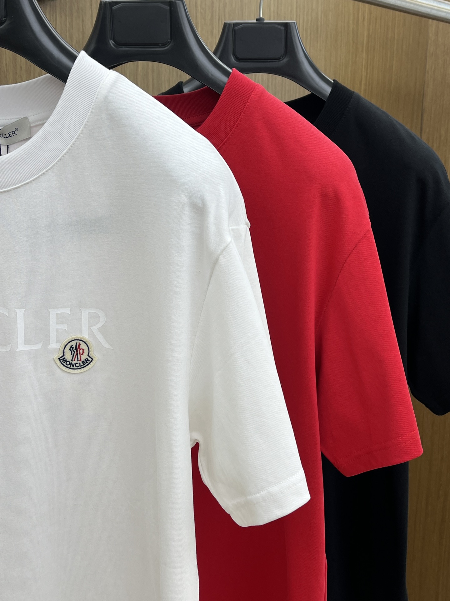 新品 Mon 🔥🔥春夏新款男女同款👫短袖圆领T恤，极具个性高级风，标志logo印花工艺设计！定制纯棉面料