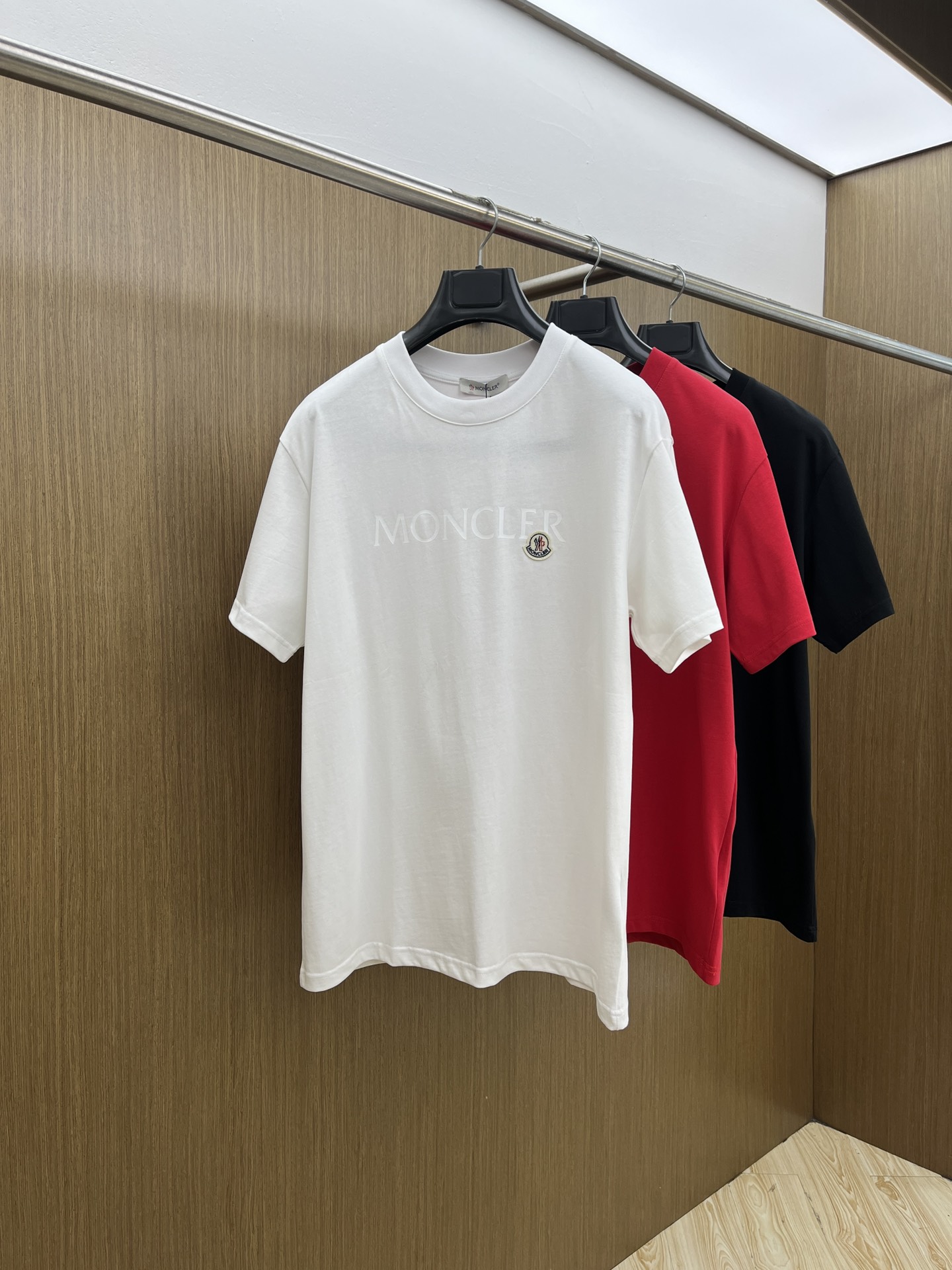 新品 Mon 🔥🔥春夏新款男女同款👫短袖圆领T恤，极具个性高级风，标志logo印花工艺设计！定制纯棉面料