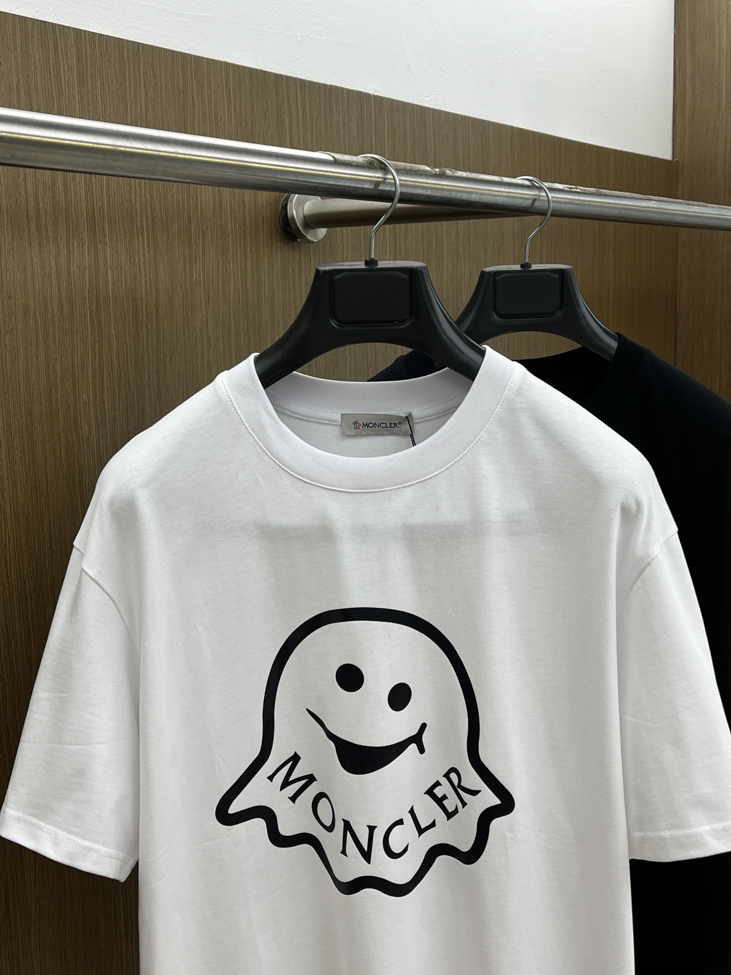 新品 Mon 🔥🔥春夏新款男女同款👫短袖圆领T恤，极具个性高级风，标志logo印花工艺设计！定制纯棉面料