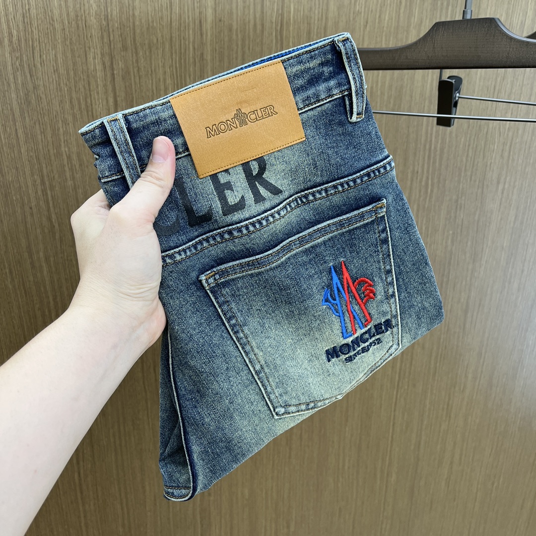 NO:460933,New Mon high-end custom quality 25SS early autumn latest original single jeans available at the counter simultaneously Original customized reproduction Customer-supplied hardware accessories Original single quality Imported denim fabric heavy-duty washing FDL fine workmanship and excellent upper body, preferred single product SIZE: 29-38 35, jeans, alexander wang19860909新款 Mon 高端定制品质 25SS早秋最新款原单牛仔裤 柜台同步发售 原版定制复刻 客供五金辅料 原单品质 进口牛仔面料重工洗水 做工走线精细 fdl上身绝佳,优选单品 SIZE:29-38有35,,jeans,alexander wang,Men's clothing