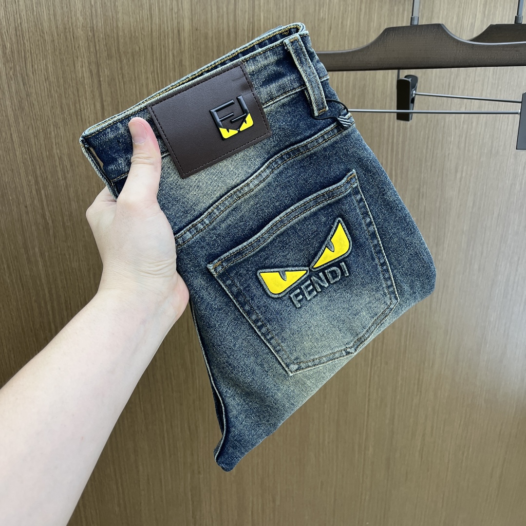 NO:460983,New FD high-end custom quality 25SS early autumn latest original single jeans available at the counter simultaneously Original customized reproduction Customer-supplied hardware accessories Original single quality Imported denim fabric heavy-duty washing FDL fine workmanship and excellent upper body, preferred single product SIZE: 29-38 35, jeans, alexander wang19860909新款 FD 高端定制品质 25SS早秋最新款原单牛仔裤 柜台同步发售 原版定制复刻 客供五金辅料 原单品质 进口牛仔面料重工洗水 做工走线精细 fdl上身绝佳,优选单品 SIZE:29-38有35,,jeans,alexander wang,Men's clothing