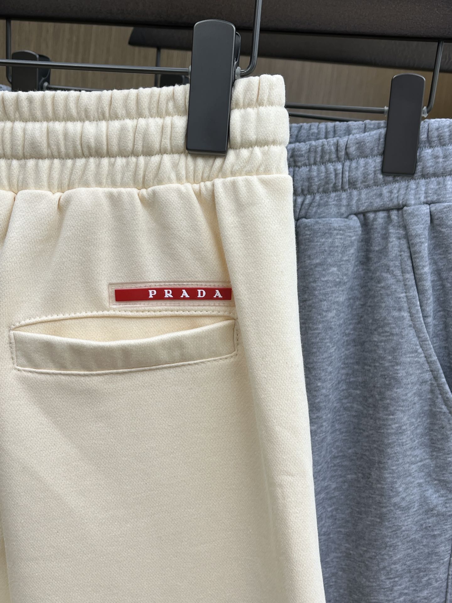 新品 PD 🔥🔥新款休闲短裤～定制卫衣毛圈棉面料，柔软舒适亲肤感极佳，吸汗透气！品牌标志性刺绣LOGO，