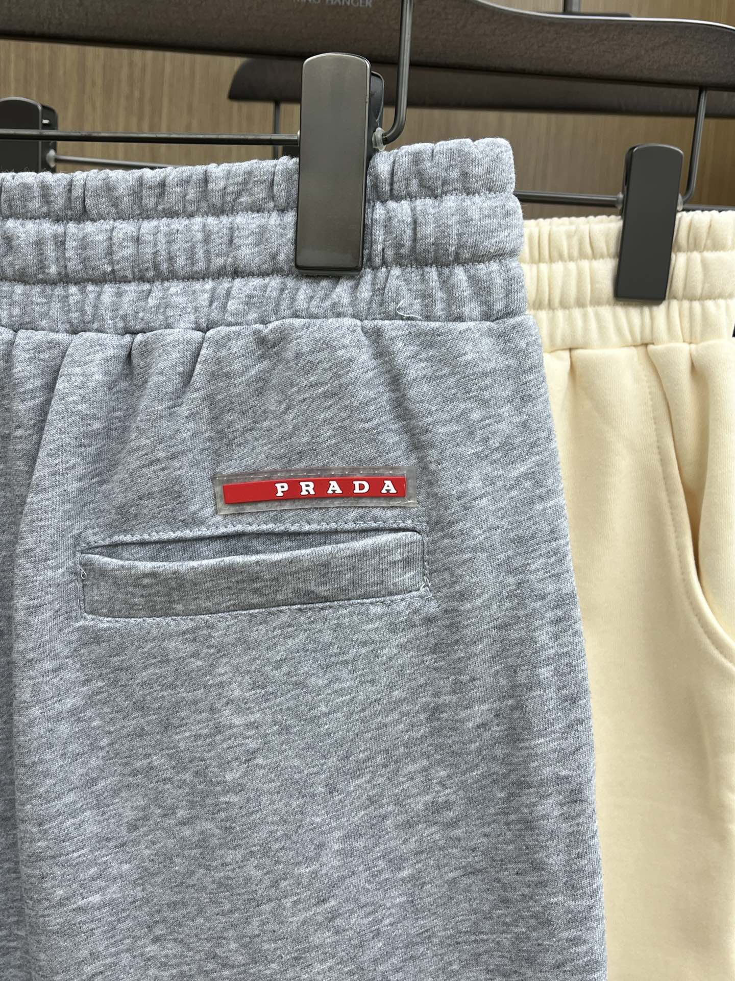 新品 PD 🔥🔥新款休闲短裤～定制卫衣毛圈棉面料，柔软舒适亲肤感极佳，吸汗透气！品牌标志性刺绣LOGO，