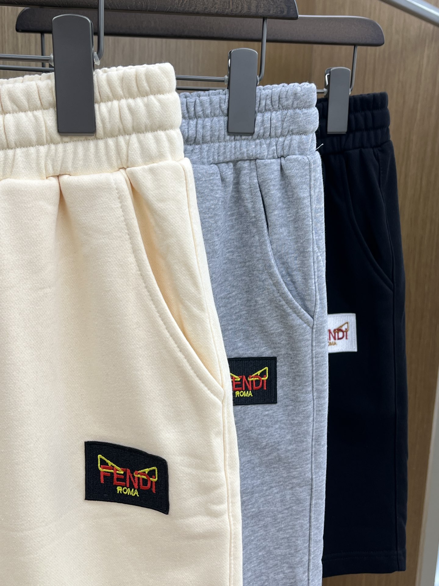 新品 FD 🔥🔥新款休闲短裤～定制卫衣毛圈棉面料，柔软舒适亲肤感极佳，吸汗透气！品牌标志性刺绣LOGO，