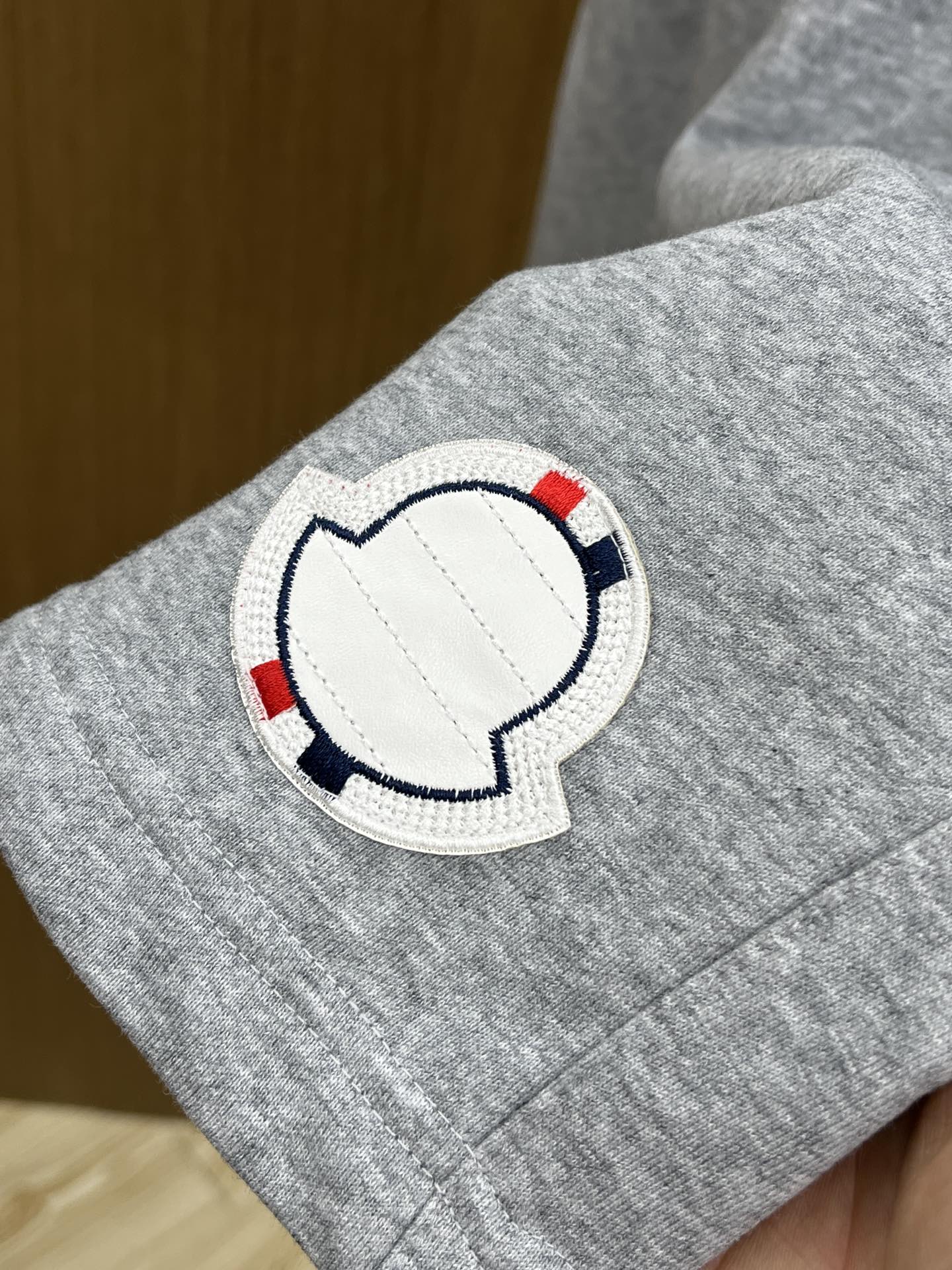 新品 Mon 🔥🔥新款休闲短裤～定制卫衣毛圈棉面料，柔软舒适亲肤感极佳，吸汗透气！品牌标志性刺绣LOGO