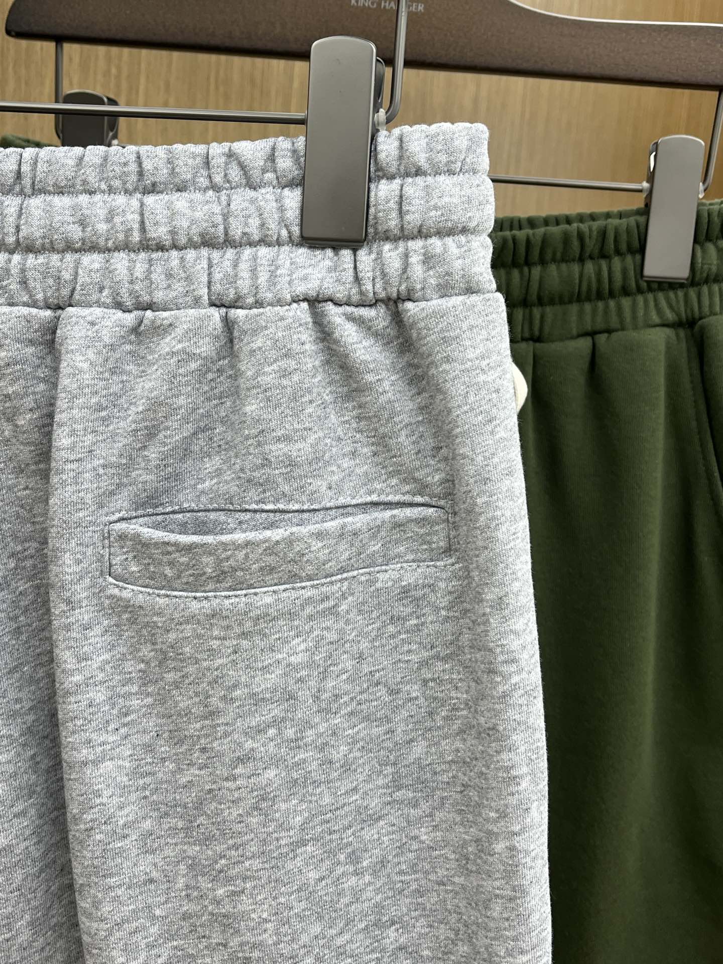 新品 Mon 🔥🔥新款休闲短裤～定制卫衣毛圈棉面料，柔软舒适亲肤感极佳，吸汗透气！品牌标志性刺绣LOGO