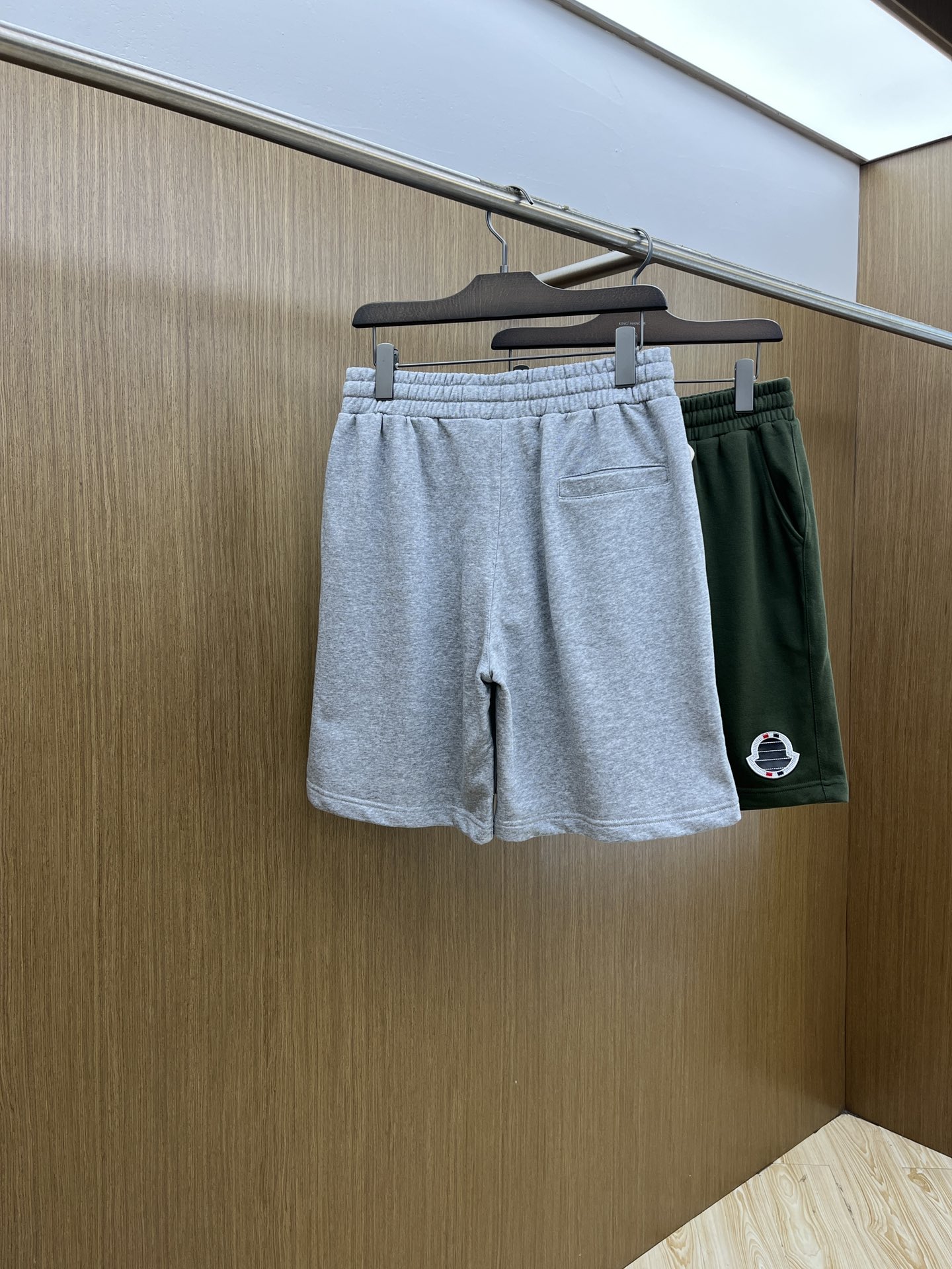 新品 Mon 🔥🔥新款休闲短裤～定制卫衣毛圈棉面料，柔软舒适亲肤感极佳，吸汗透气！品牌标志性刺绣LOGO