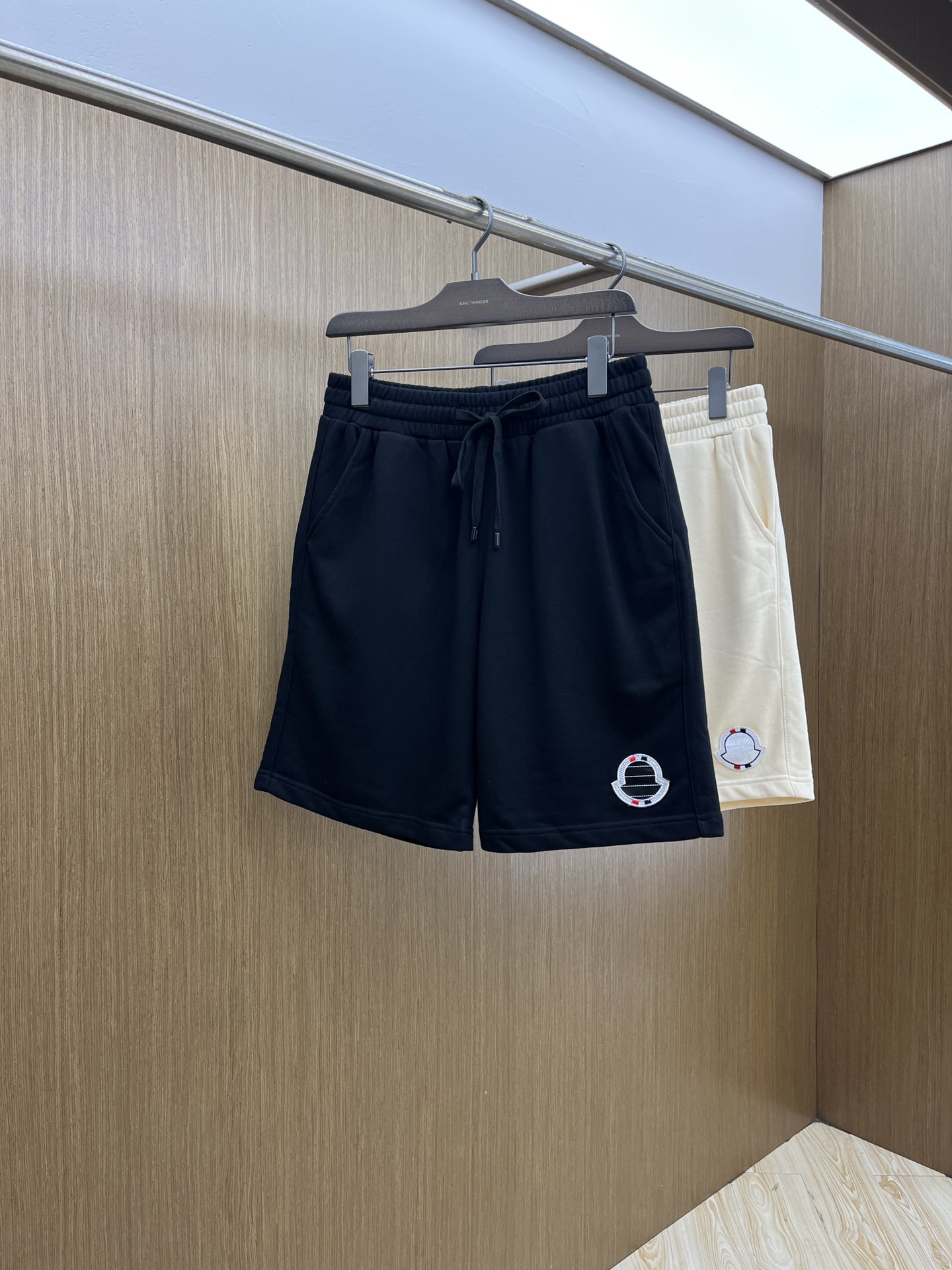 新品 Mon 🔥🔥新款休闲短裤～定制卫衣毛圈棉面料，柔软舒适亲肤感极佳，吸汗透气！品牌标志性刺绣LOGO