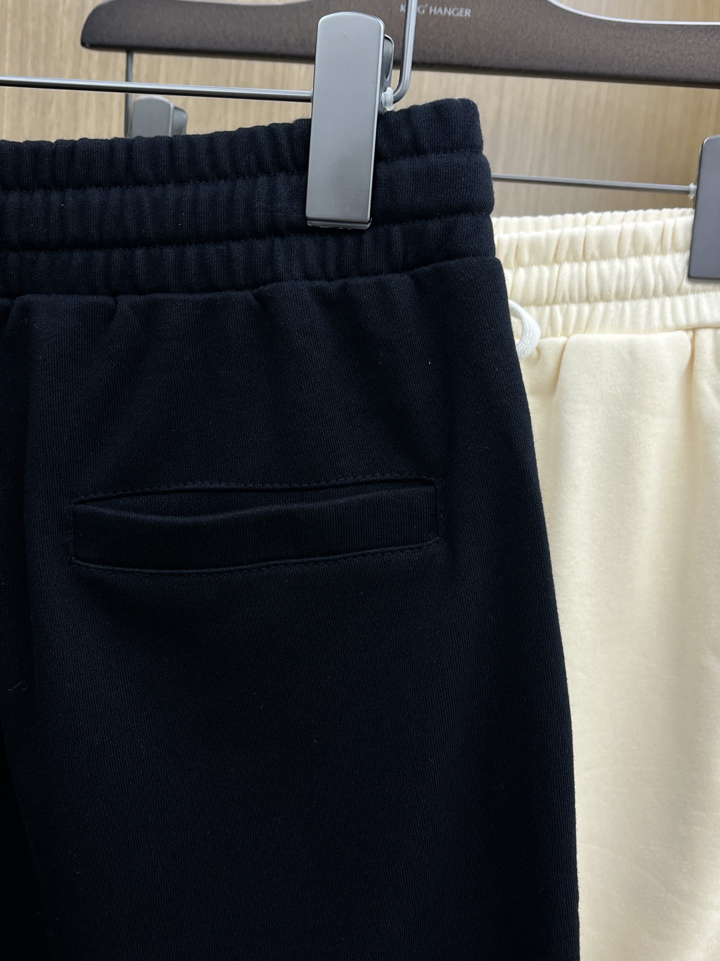 新品 Mon 🔥🔥新款休闲短裤～定制卫衣毛圈棉面料，柔软舒适亲肤感极佳，吸汗透气！品牌标志性刺绣LOGO