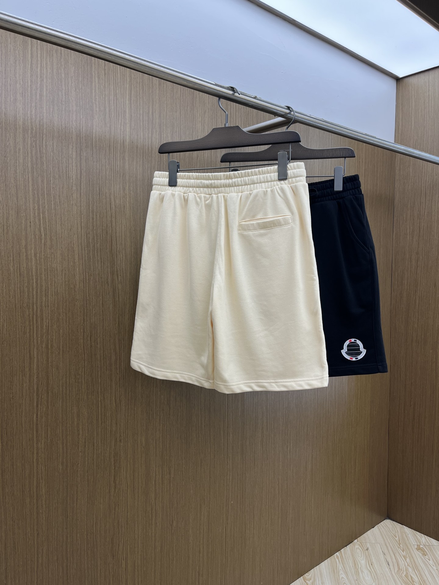 新品 Mon 🔥🔥新款休闲短裤～定制卫衣毛圈棉面料，柔软舒适亲肤感极佳，吸汗透气！品牌标志性刺绣LOGO