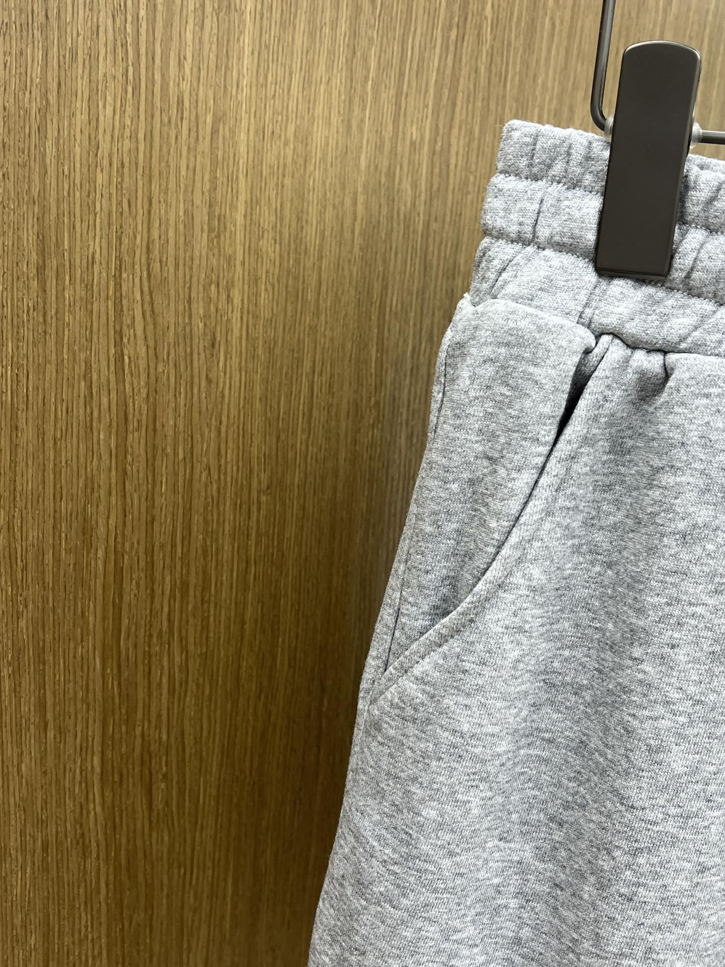 新品 Mon 🔥🔥新款休闲短裤～定制卫衣毛圈棉面料，柔软舒适亲肤感极佳，吸汗透气！品牌标志性刺绣LOGO
