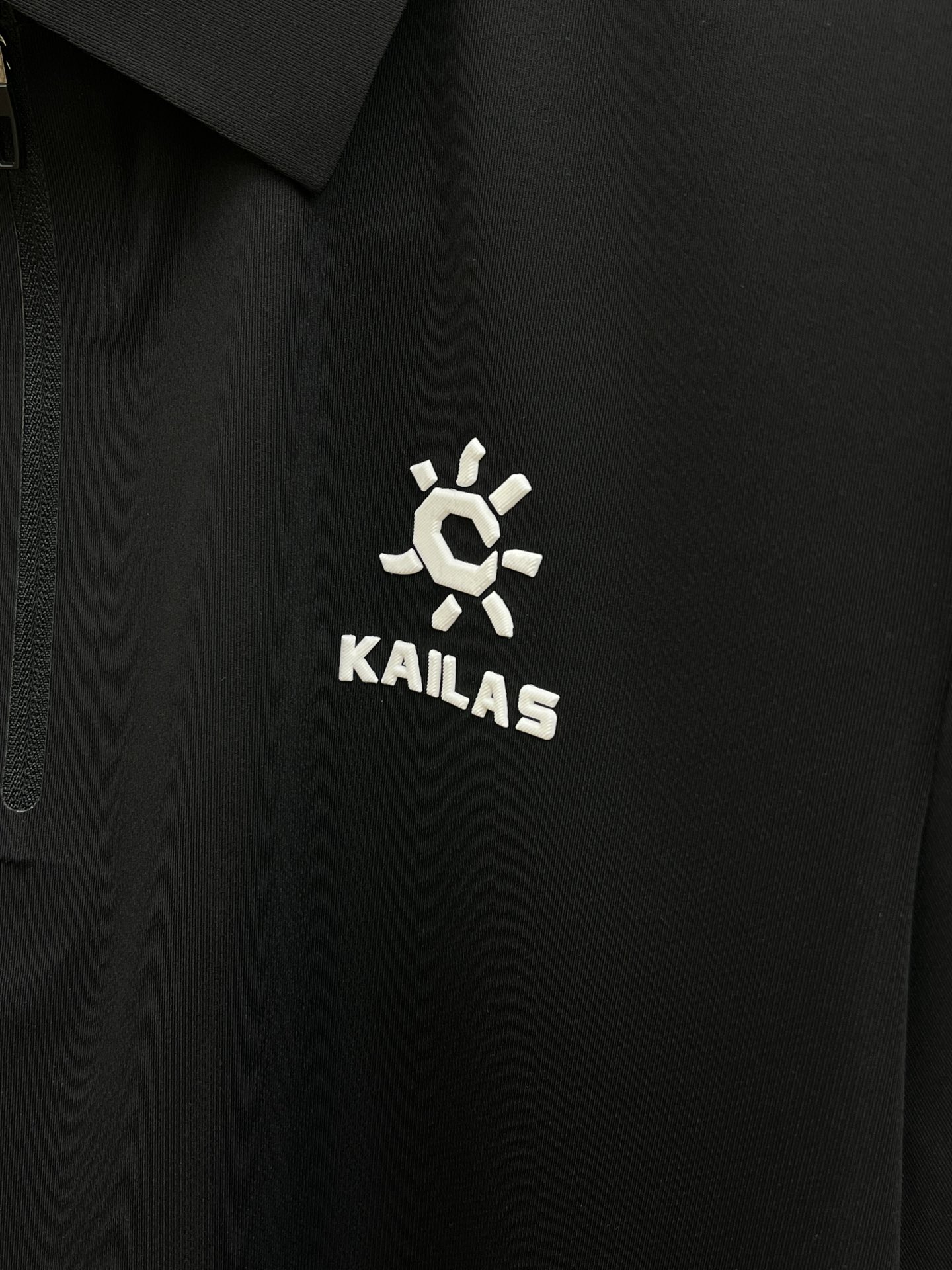 新品 Kai 🔥🔥春夏新品细纹珠地商务Polo，极简的衣身造型！
顶级针织棉质混纺质地 整体的触感极为舒