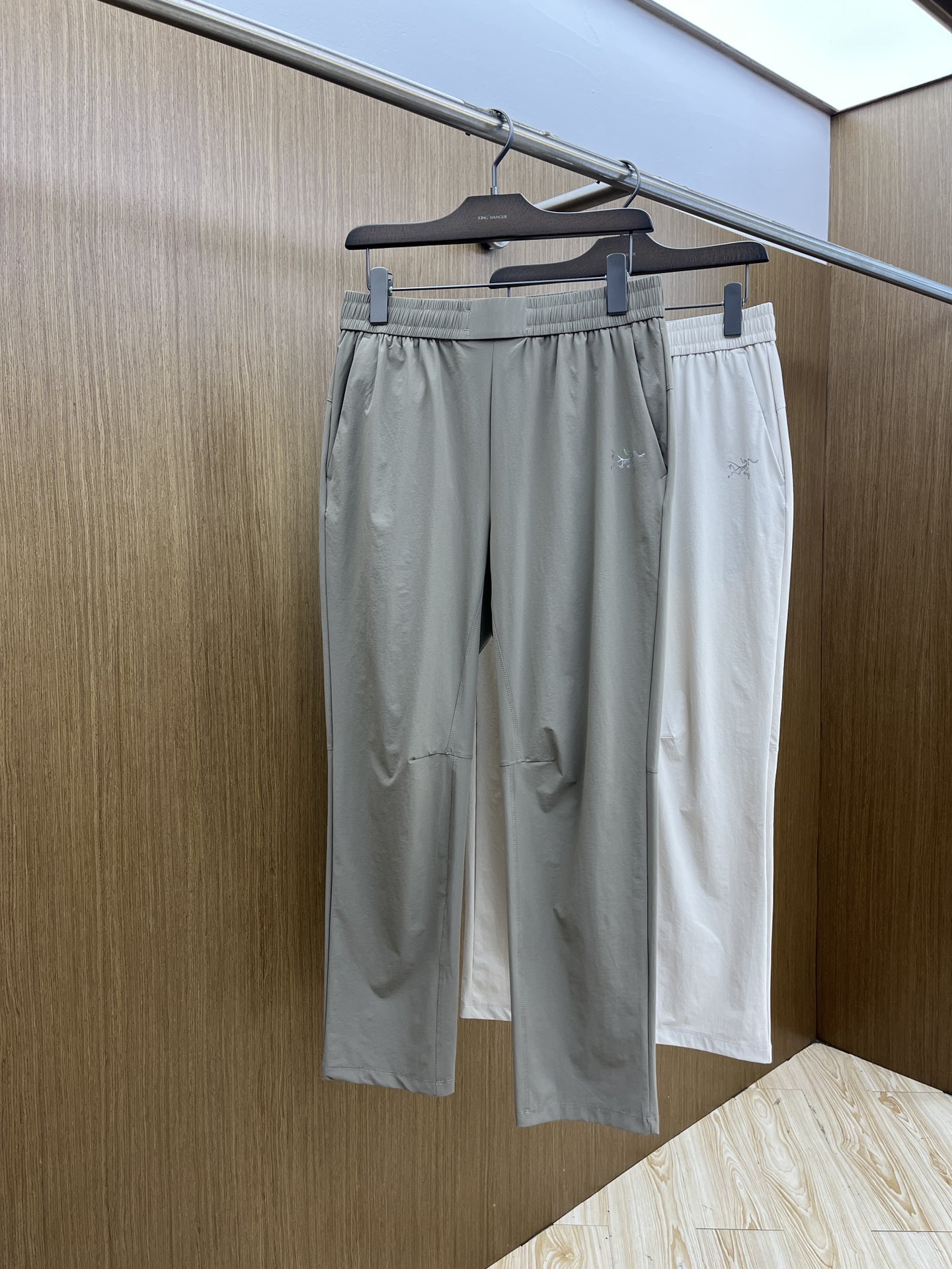 NO:463457,Arc SS spring and summer new casual pants brand classic series, casual and sports are available, quick-drying fabric, excellent comfort, breathable and comfortable. 608 highly recognizable fxz custom imported fabric, fresh color, fine workmanship. Code number M-3XL,,alexander wang19860909Arc SS春夏新款休闲裤 品牌经典系列 休闲运动皆可 速干面料 舒适度极好,透气舒适.608辨识度极高 fxz定制进口面料 色泽清新 做工精细. 码数M-3XL,,alexander wang,Men's clothing